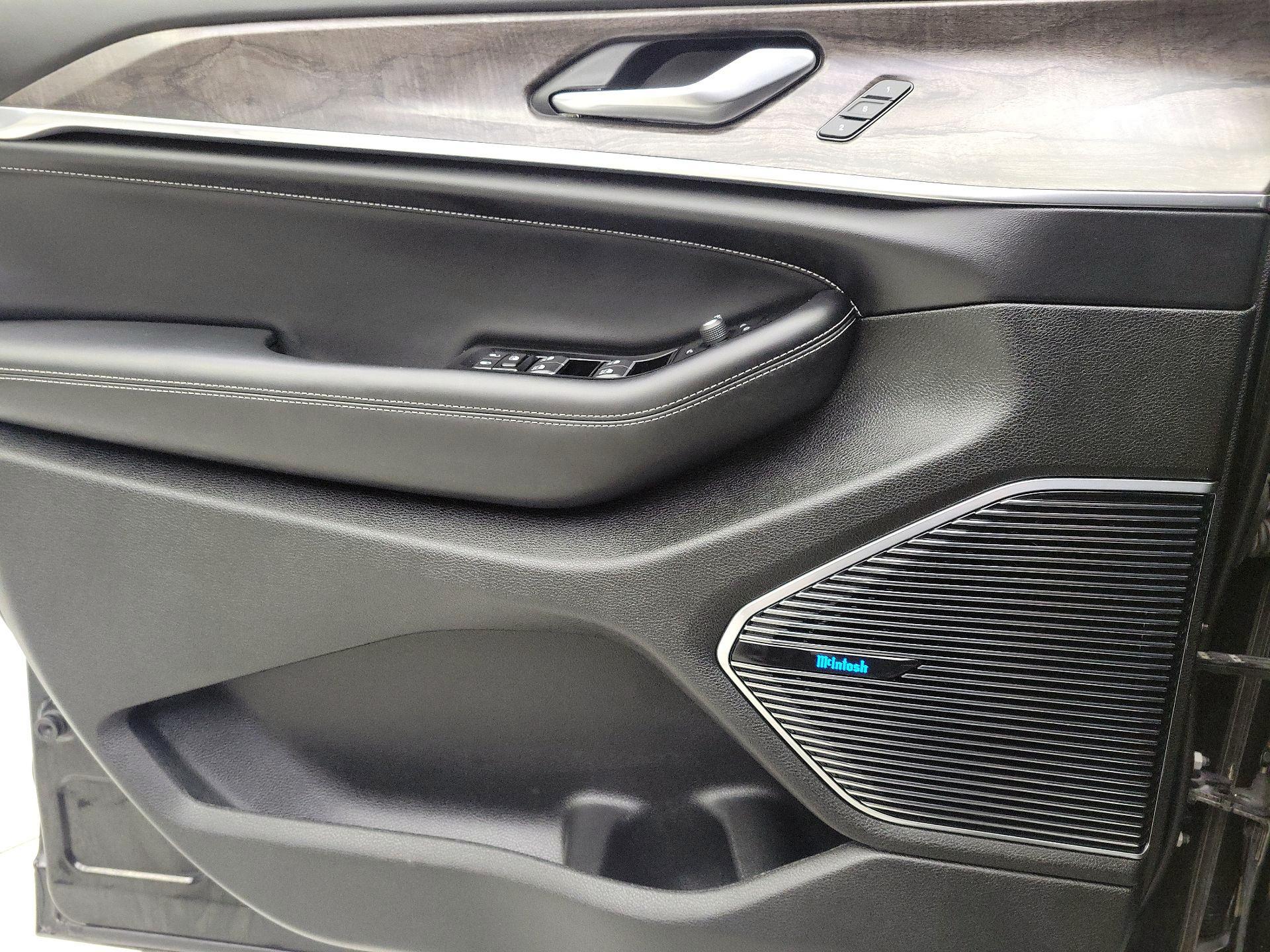 Thumbnail: 2022 Jeep Grand Cherokee - 12