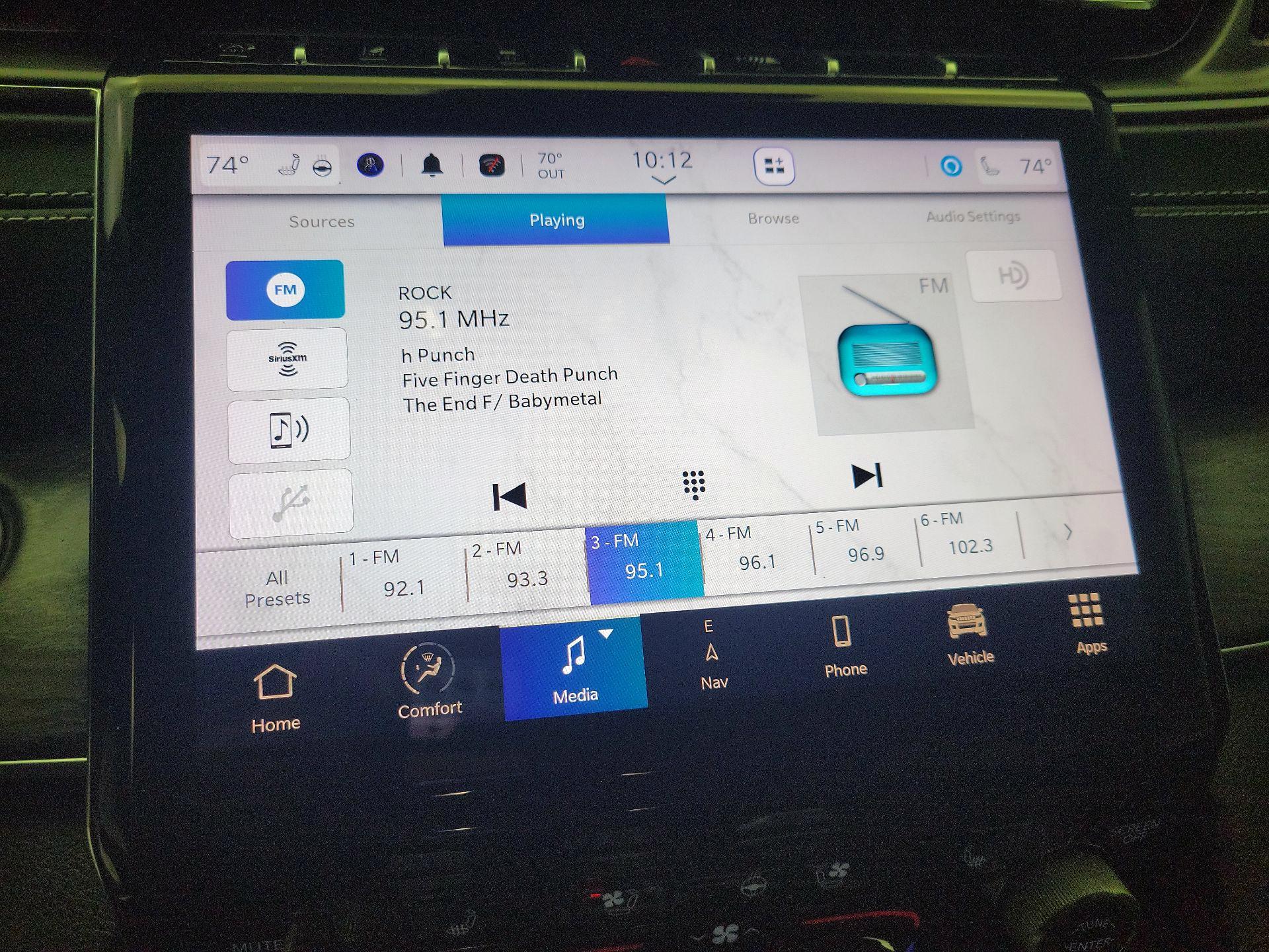 Thumbnail: 2022 Jeep Grand Cherokee - 15