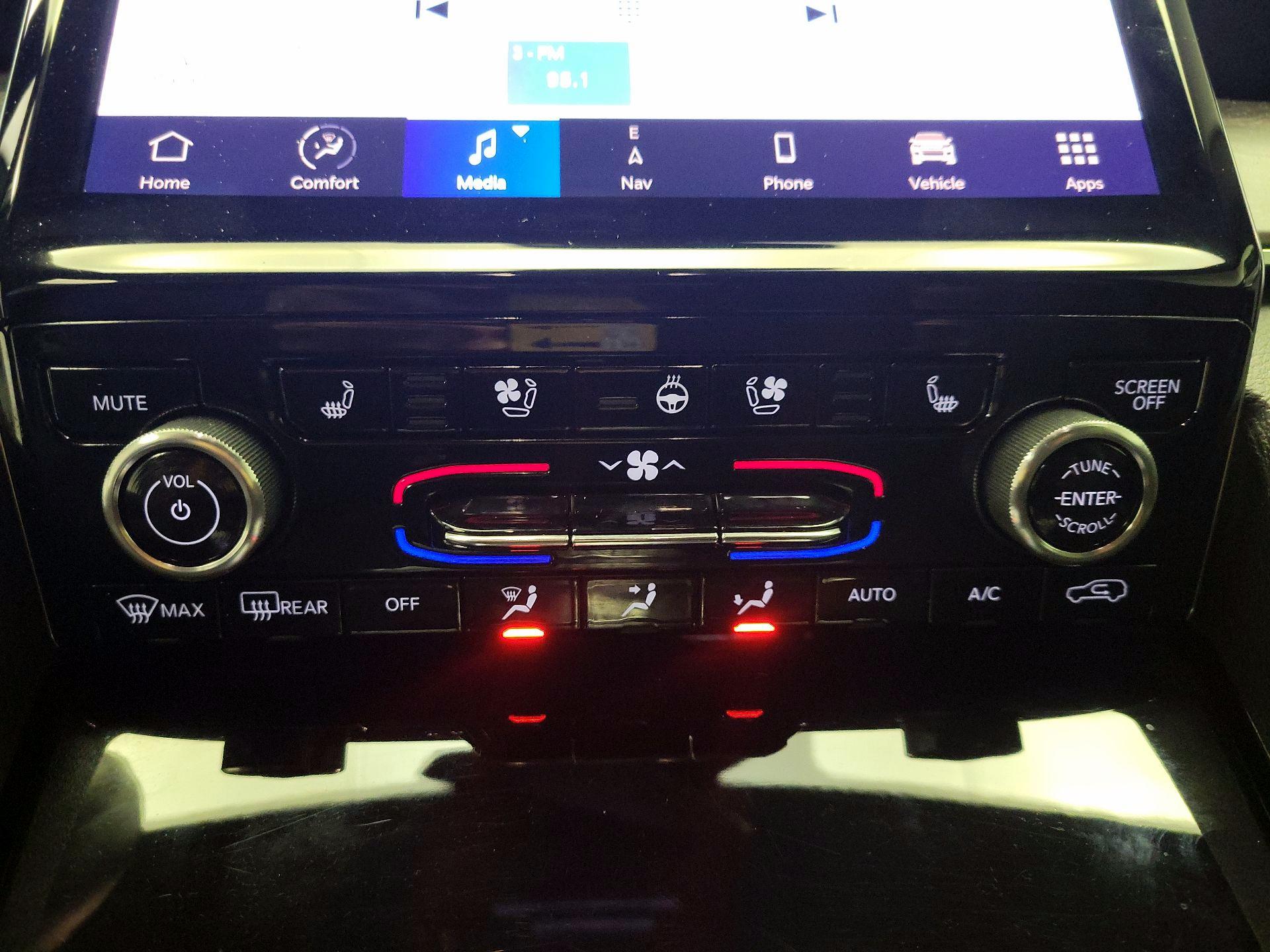 Thumbnail: 2022 Jeep Grand Cherokee - 16