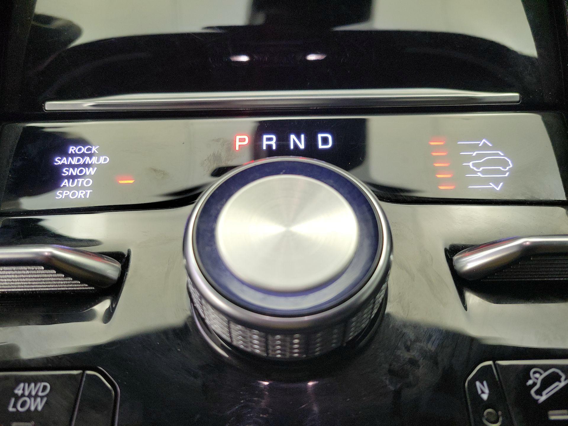 Thumbnail: 2022 Jeep Grand Cherokee - 17