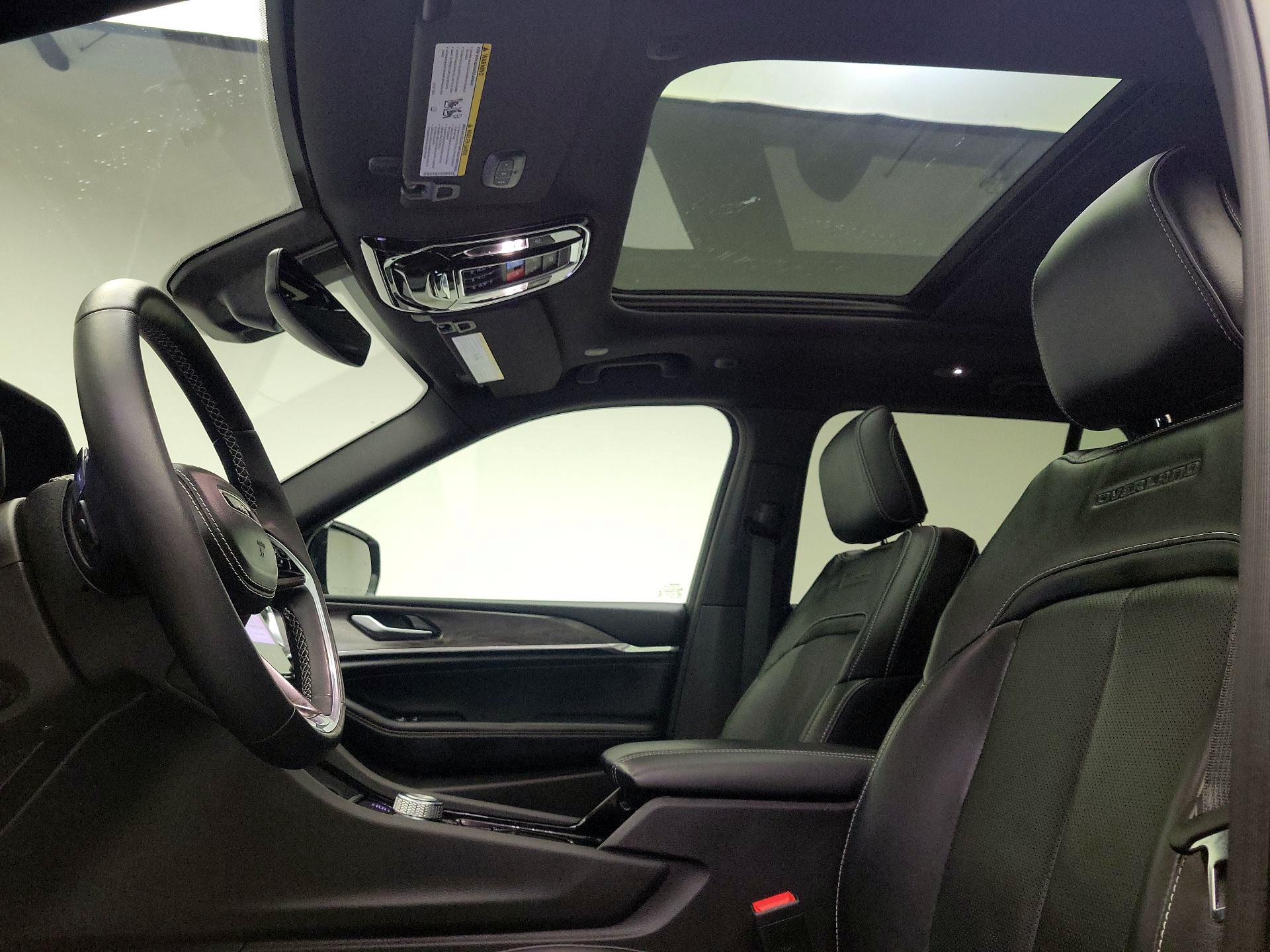 Thumbnail: 2022 Jeep Grand Cherokee - 19