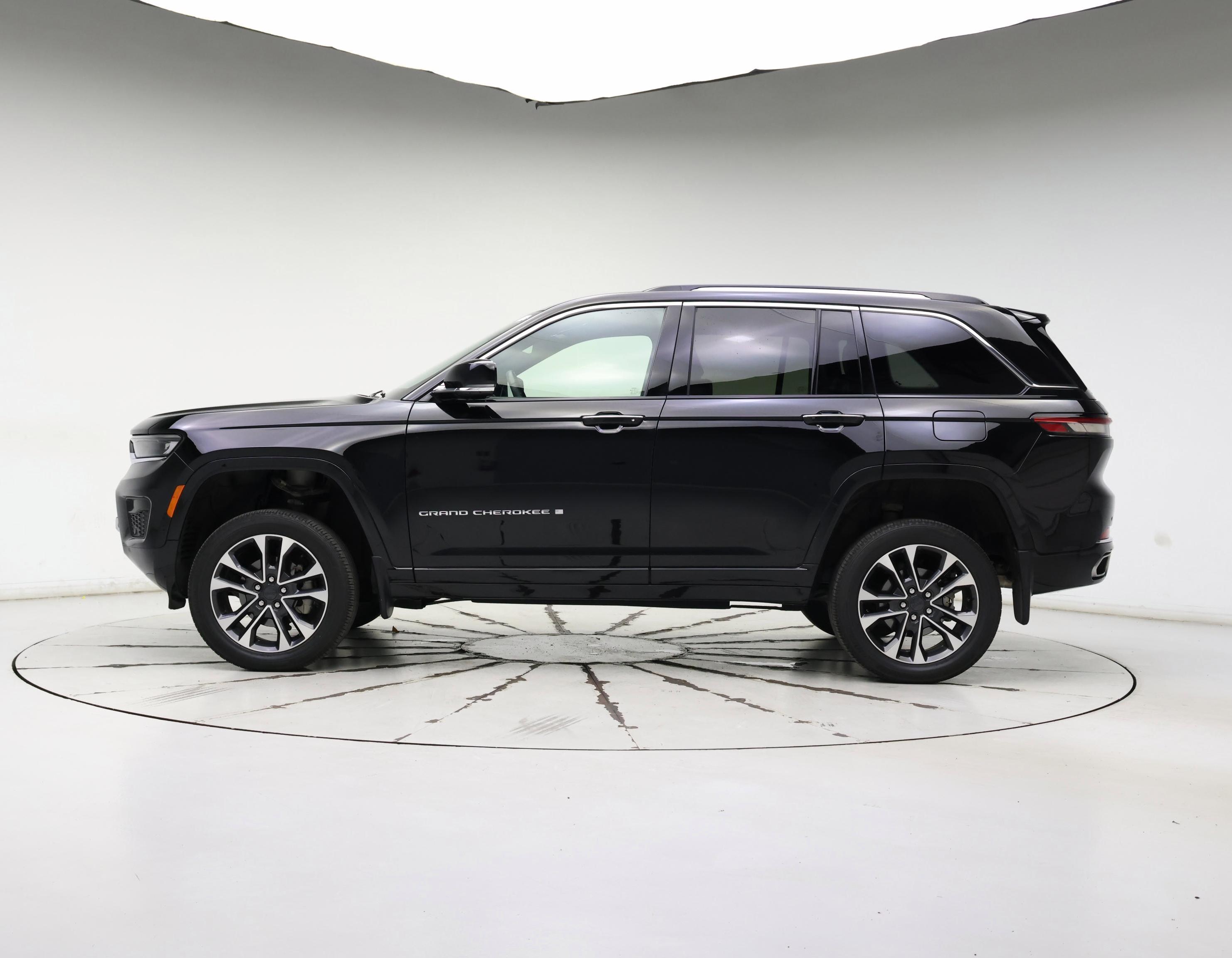 Thumbnail: 2022 Jeep Grand Cherokee - 3