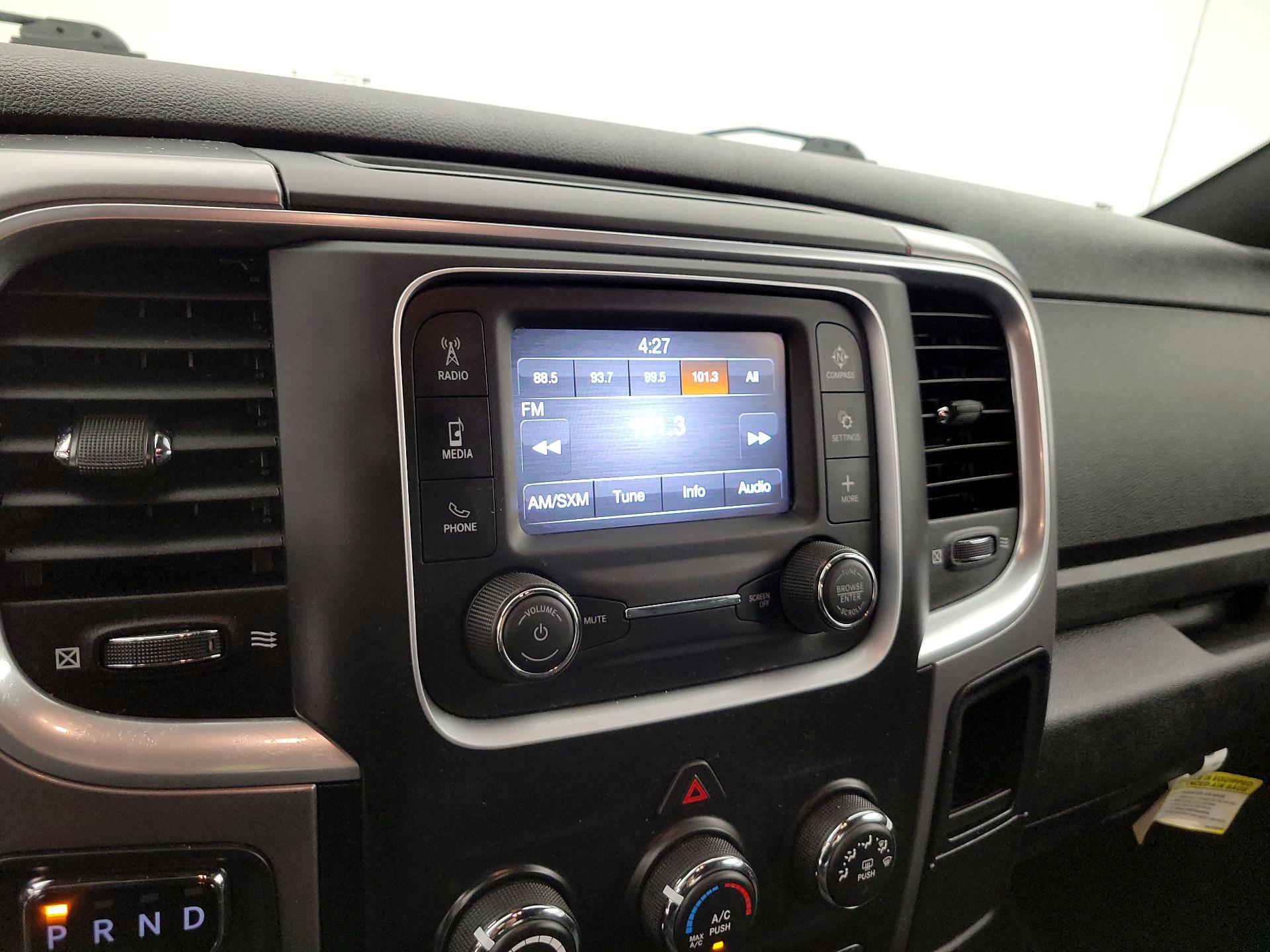 Thumbnail: 2022 RAM 1500 Classic - 16