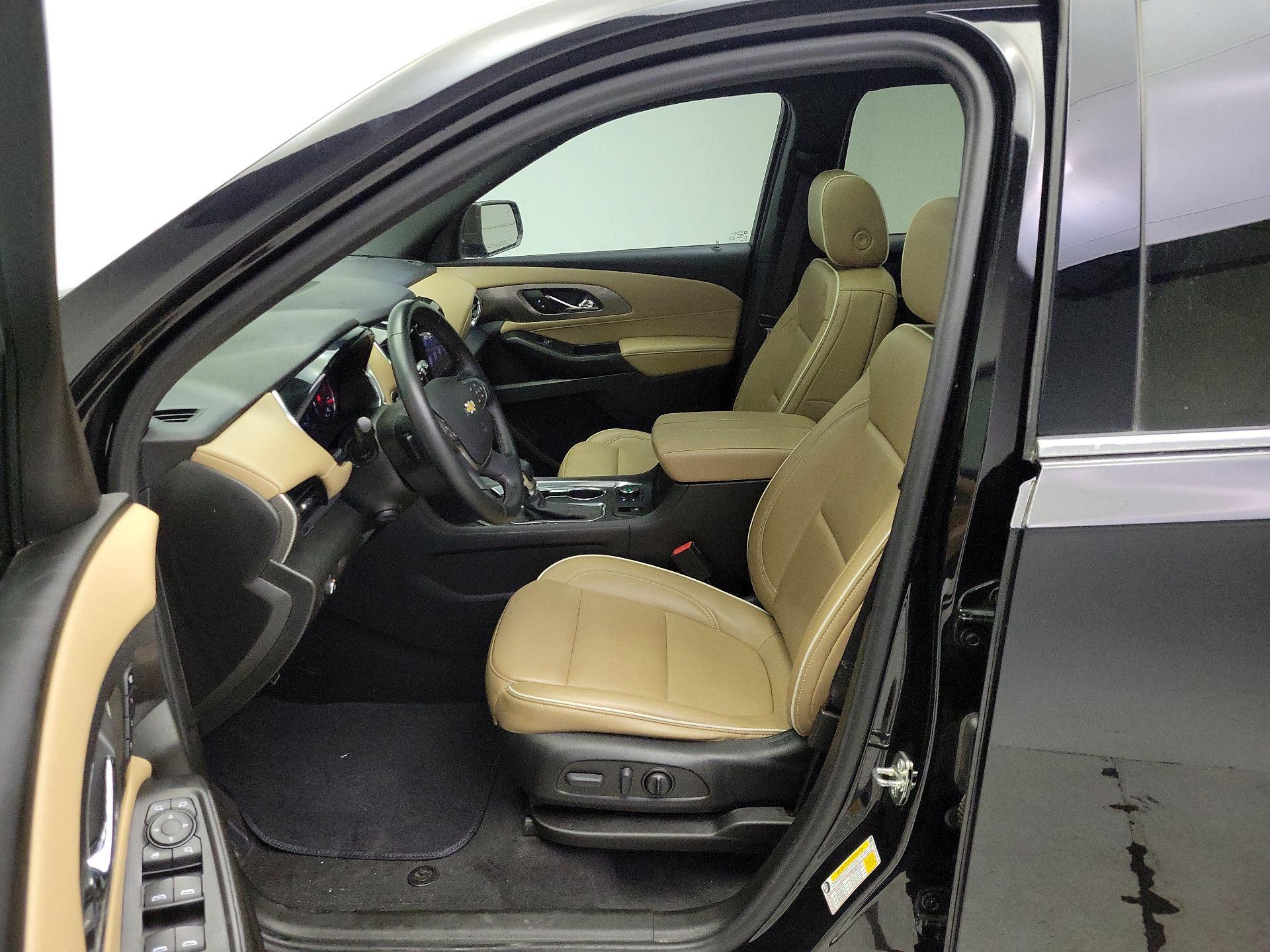 Thumbnail: 2023 Chevrolet Traverse - 11