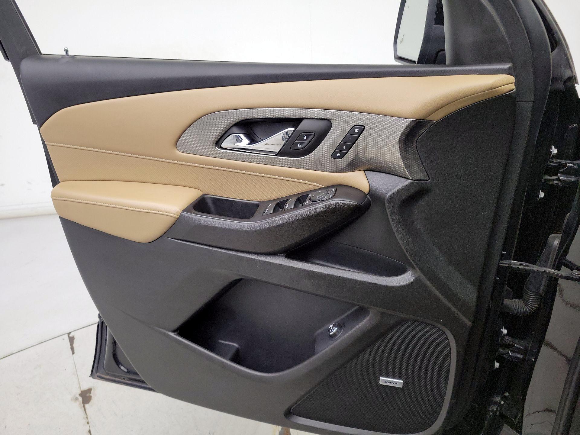 Thumbnail: 2023 Chevrolet Traverse - 12