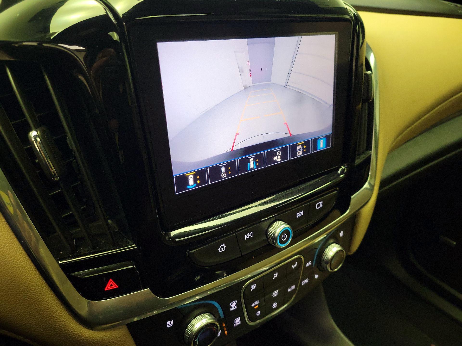 Thumbnail: 2023 Chevrolet Traverse - 14