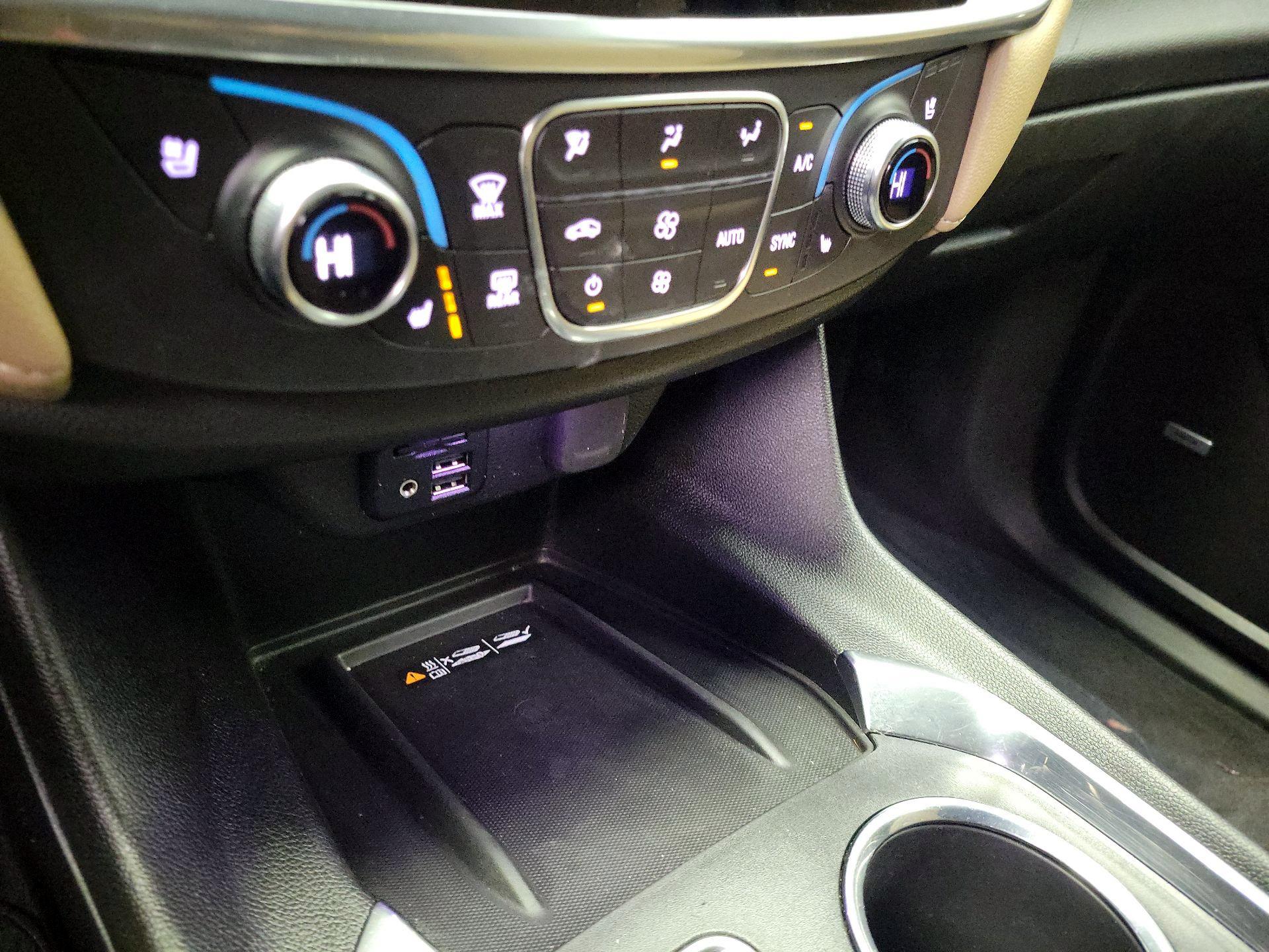 Thumbnail: 2023 Chevrolet Traverse - 16