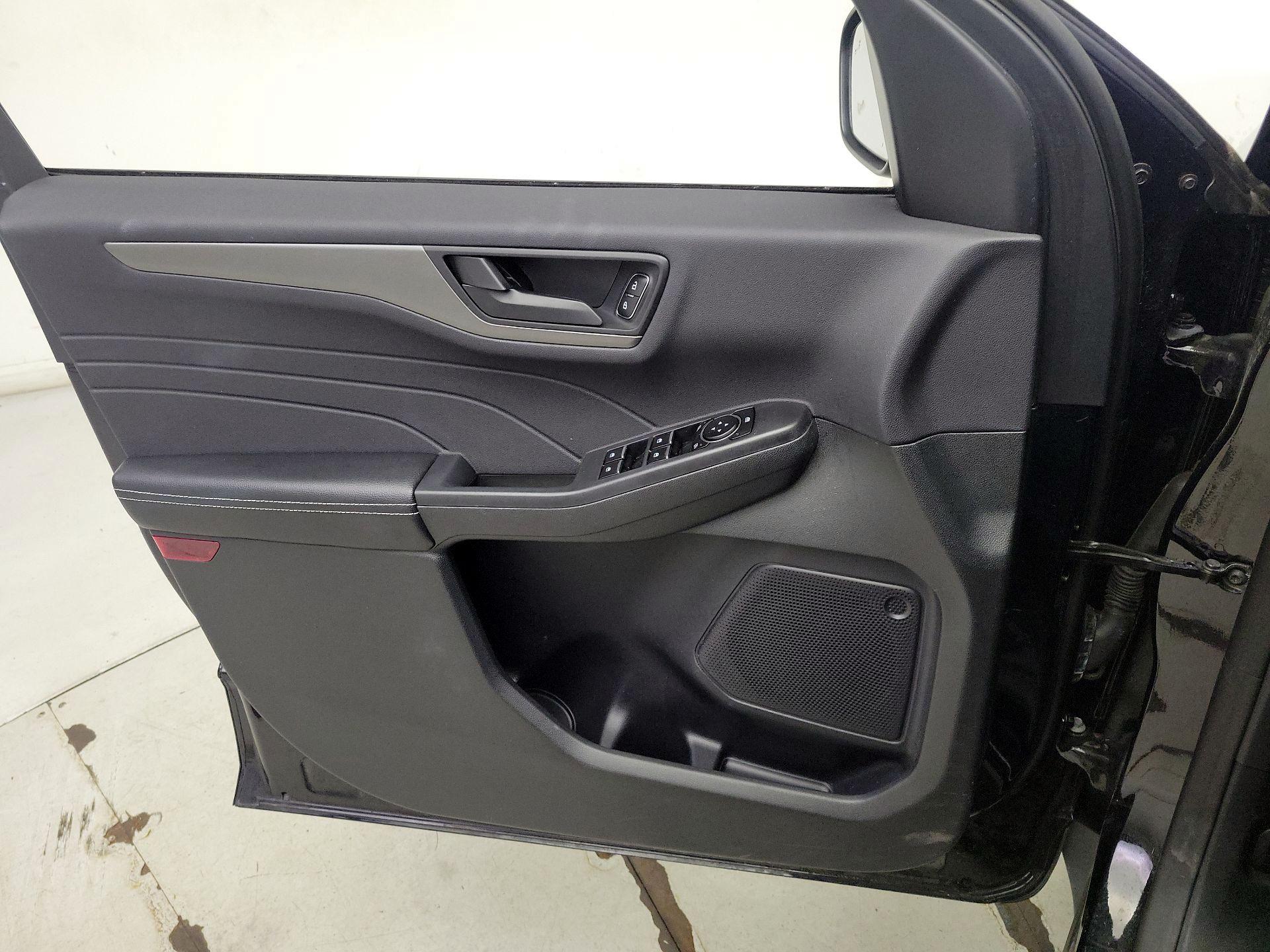 Thumbnail: 2023 Ford Escape - 12