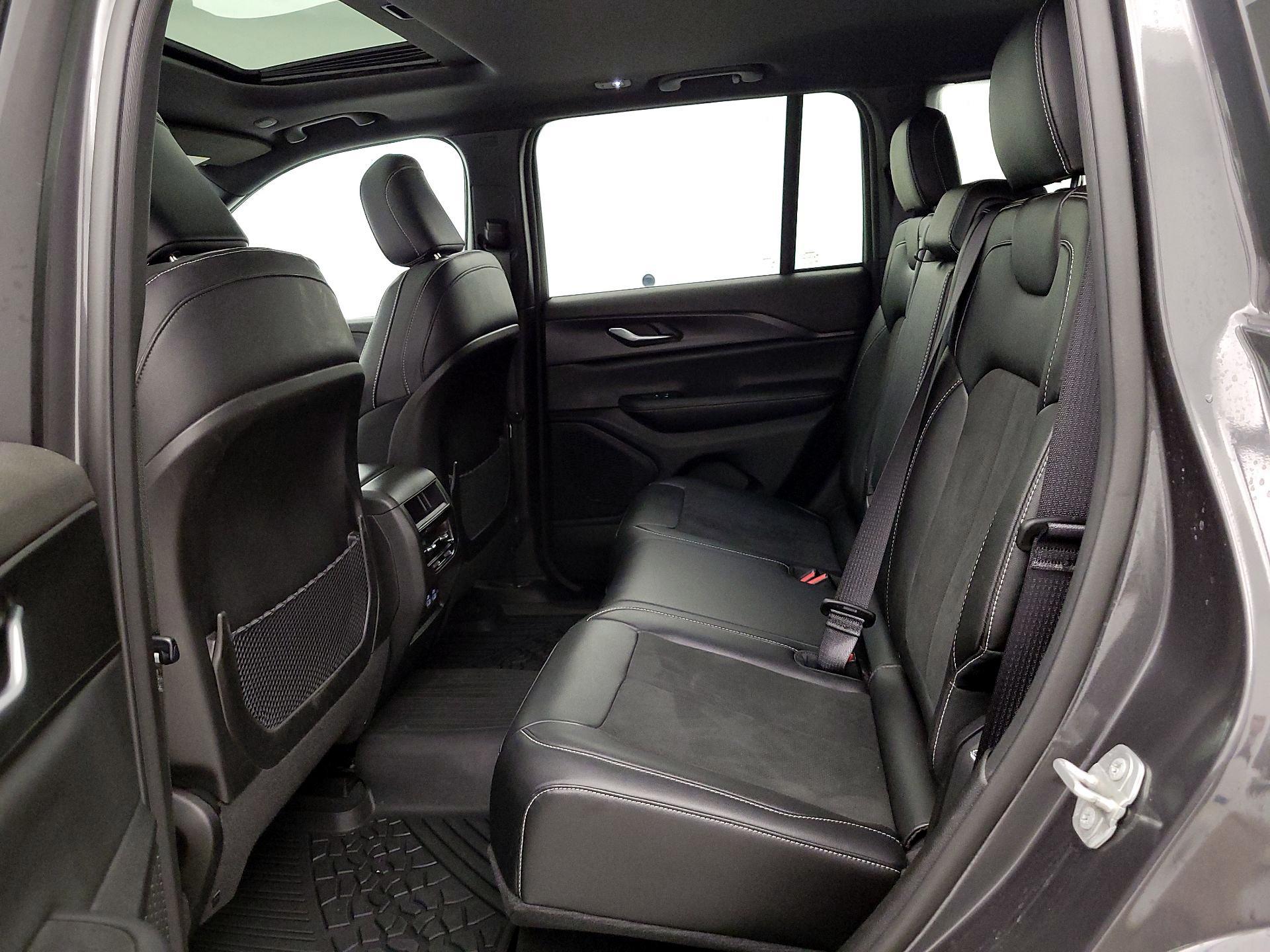 Thumbnail: 2024 Jeep Grand Cherokee - 20