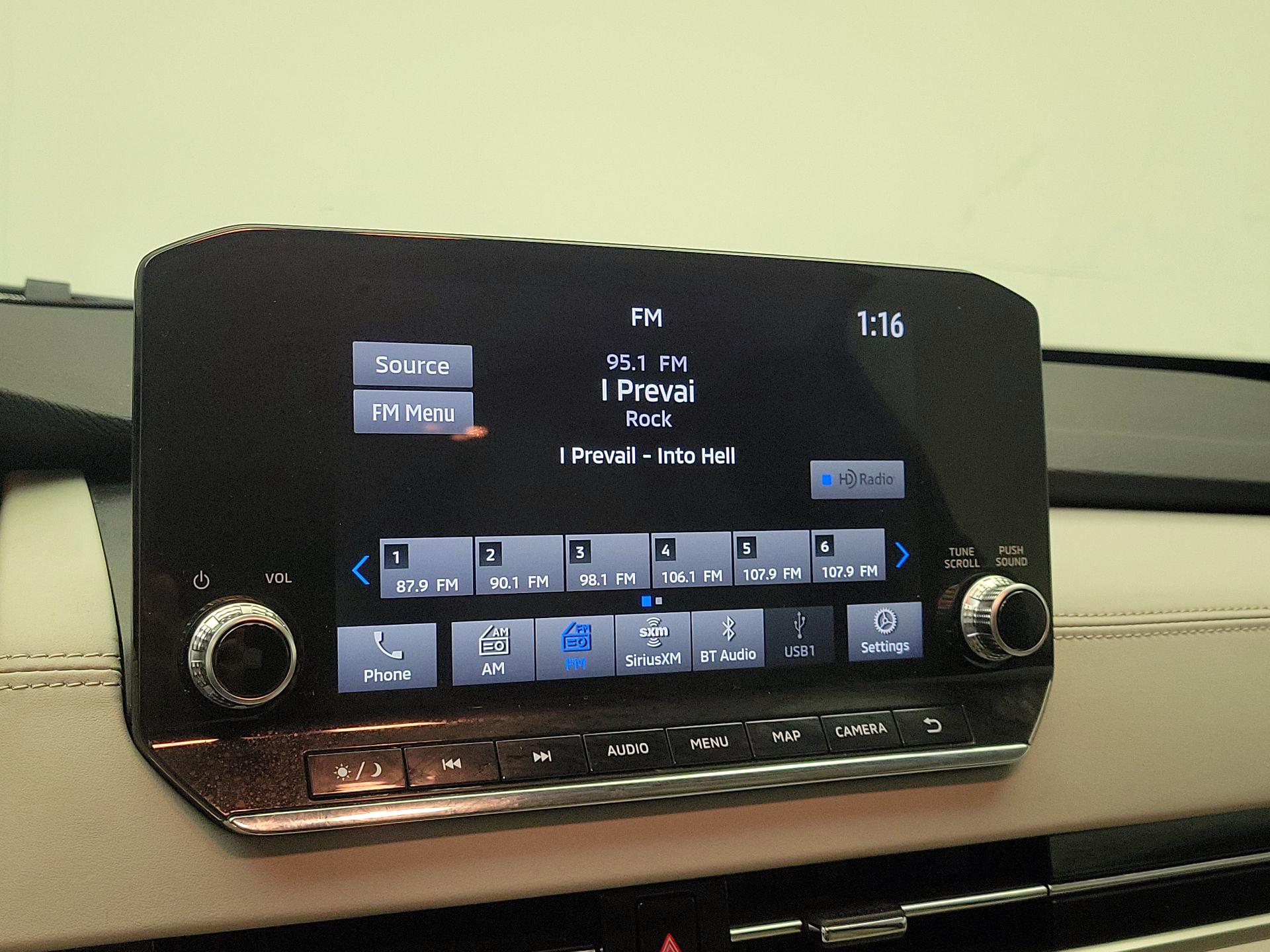 Thumbnail: 2023 Mitsubishi Outlander - 16