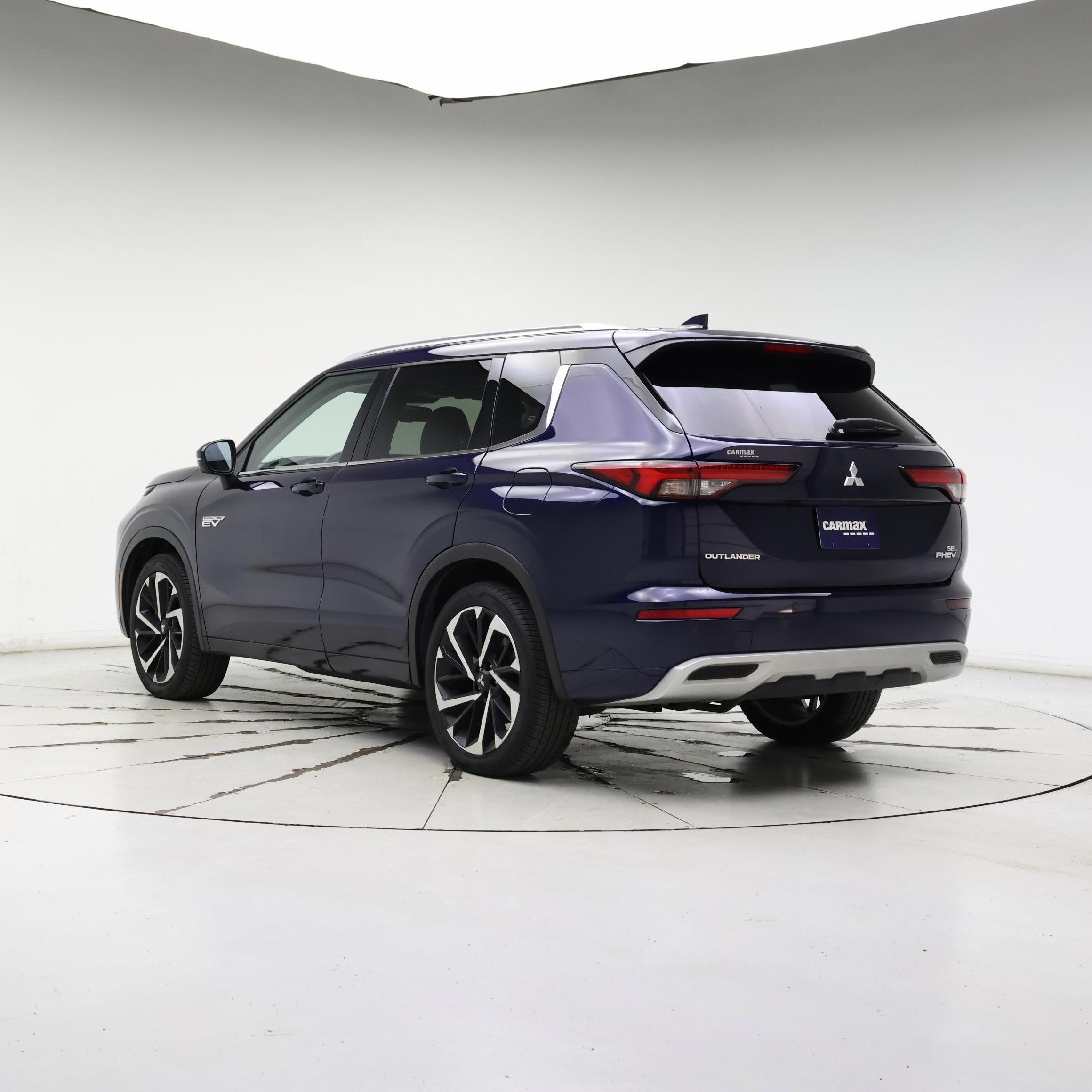 Thumbnail: 2023 Mitsubishi Outlander - 2