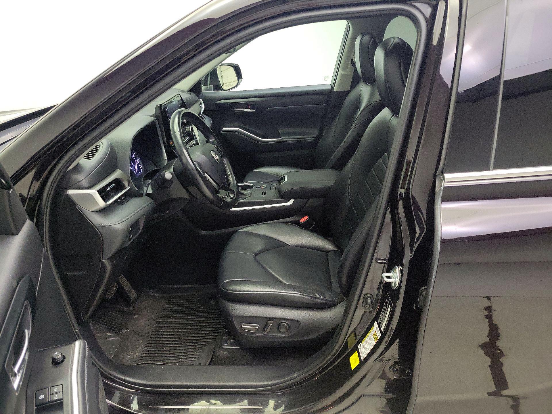 Thumbnail: 2021 Toyota Highlander - 11