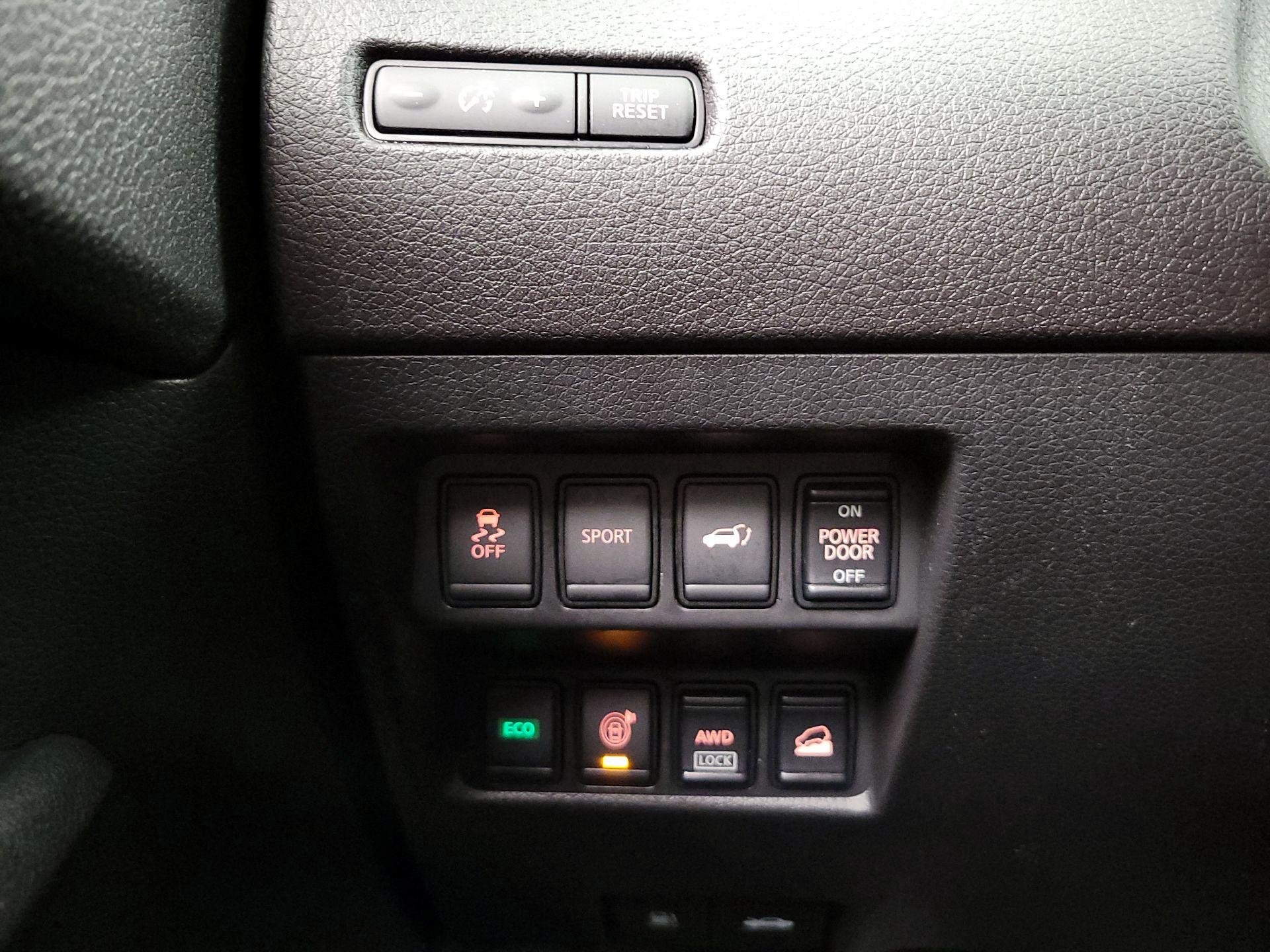 Thumbnail: 2016 Nissan Rogue - 13