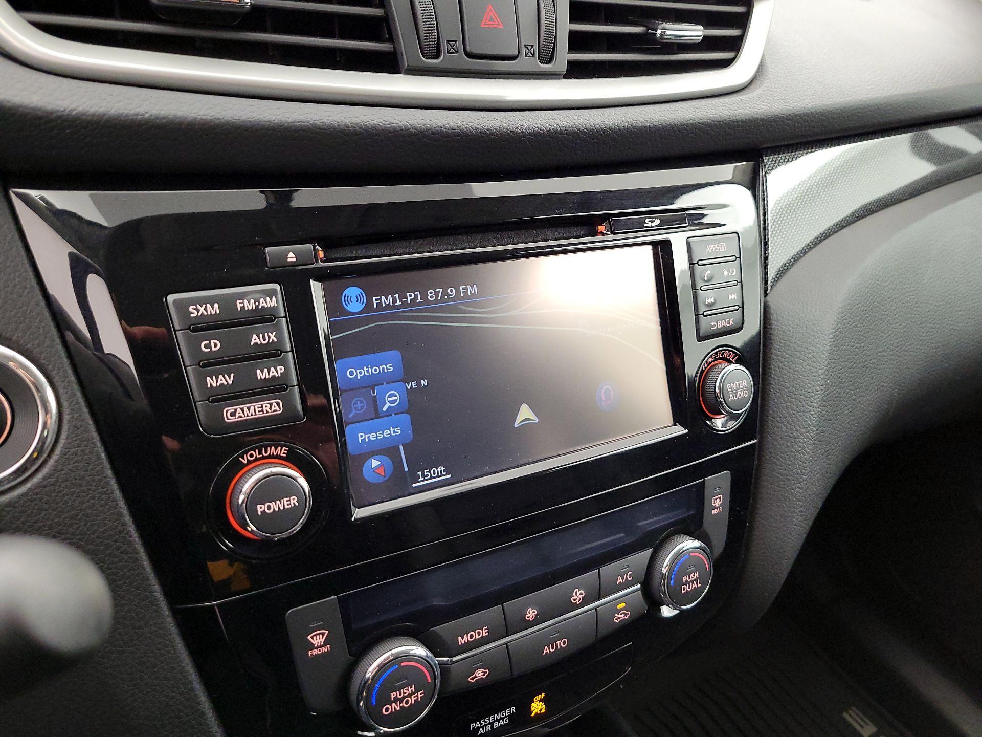 Thumbnail: 2016 Nissan Rogue - 14