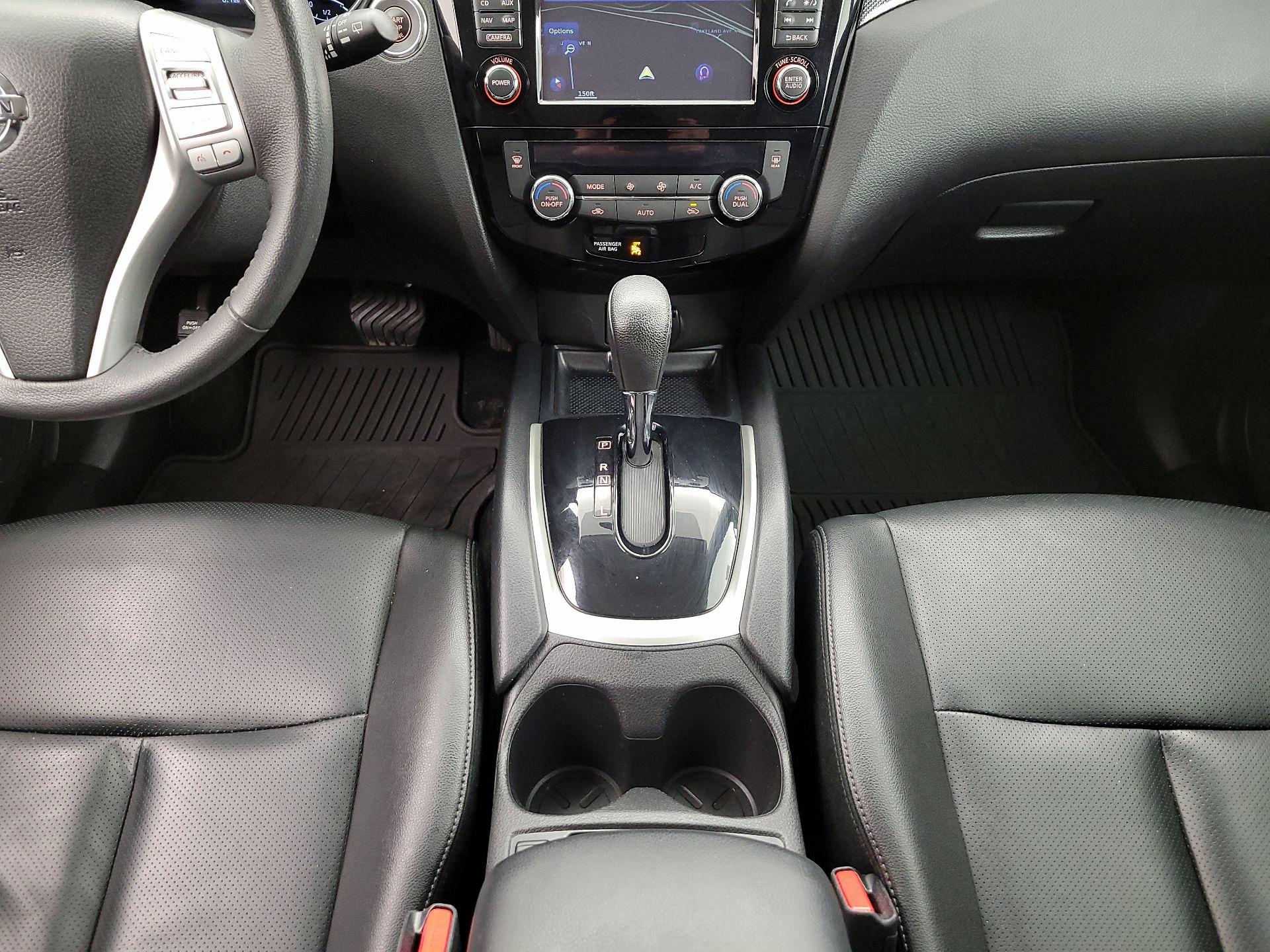 Thumbnail: 2016 Nissan Rogue - 18