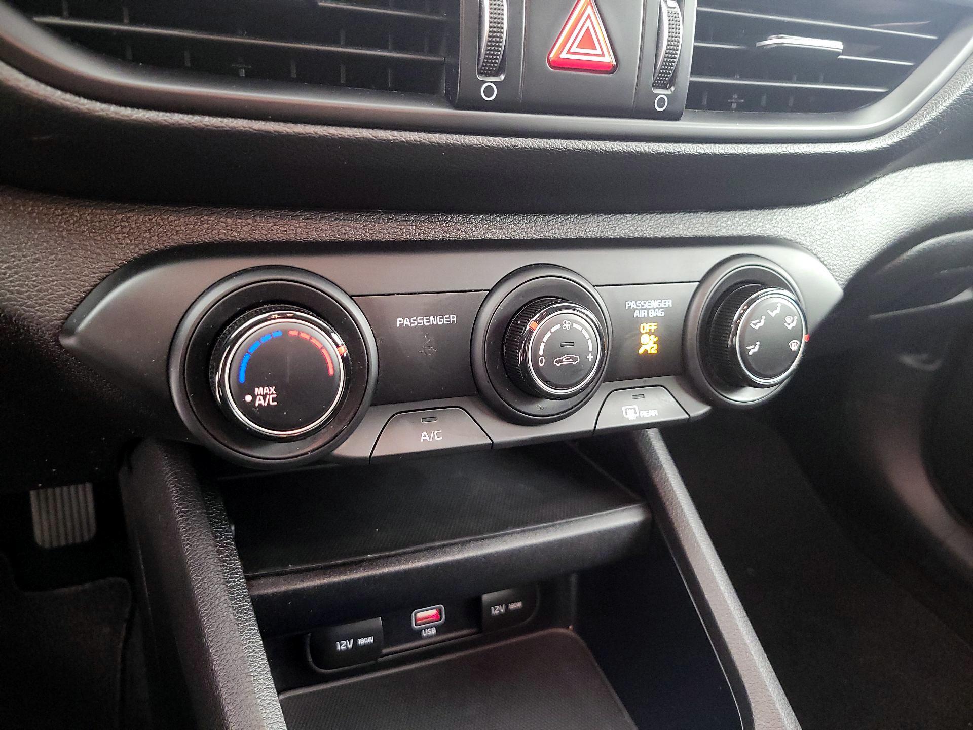 Thumbnail: 2022 Kia Forte - 16