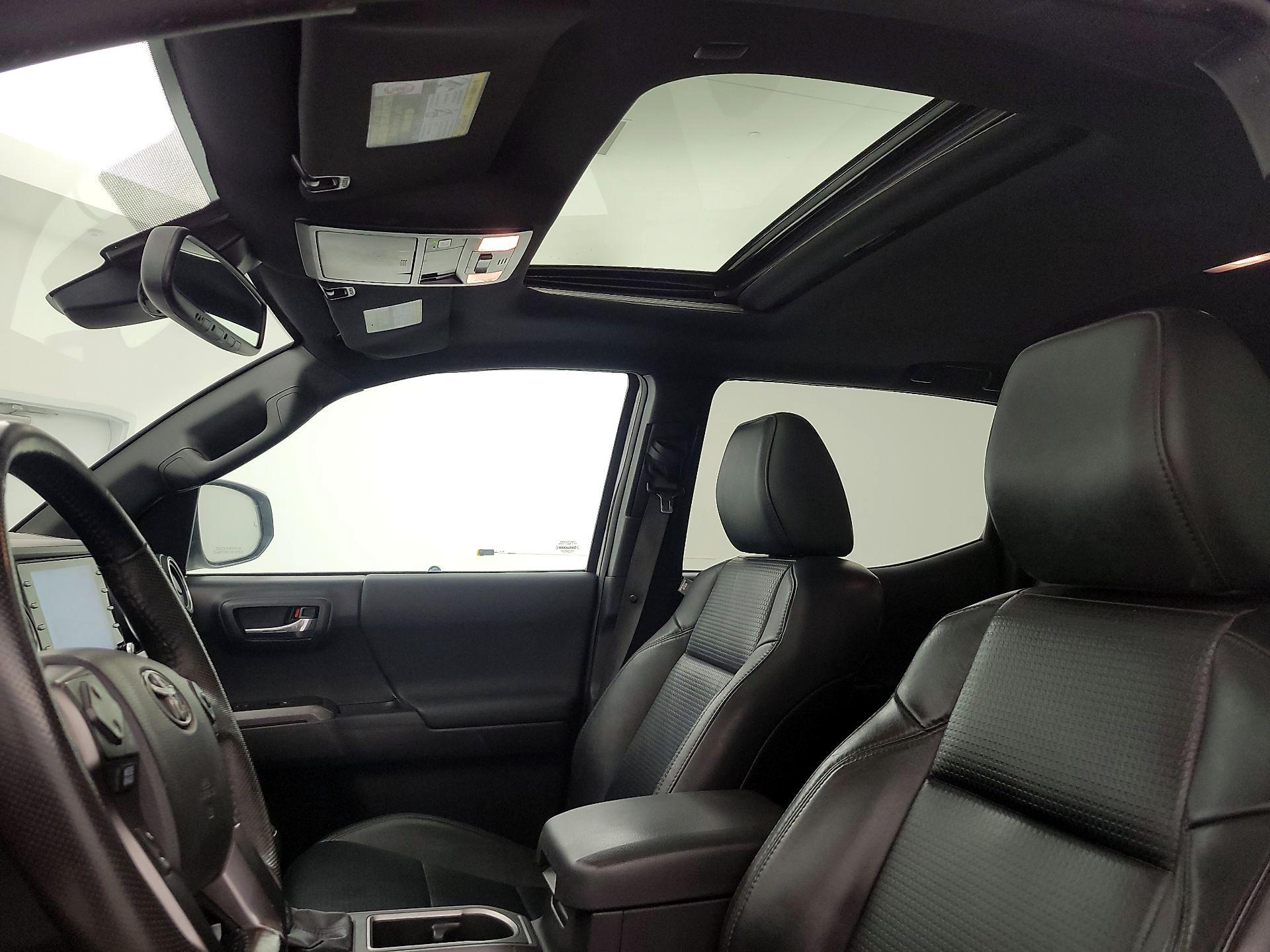 Thumbnail: 2023 Toyota Tacoma - 20