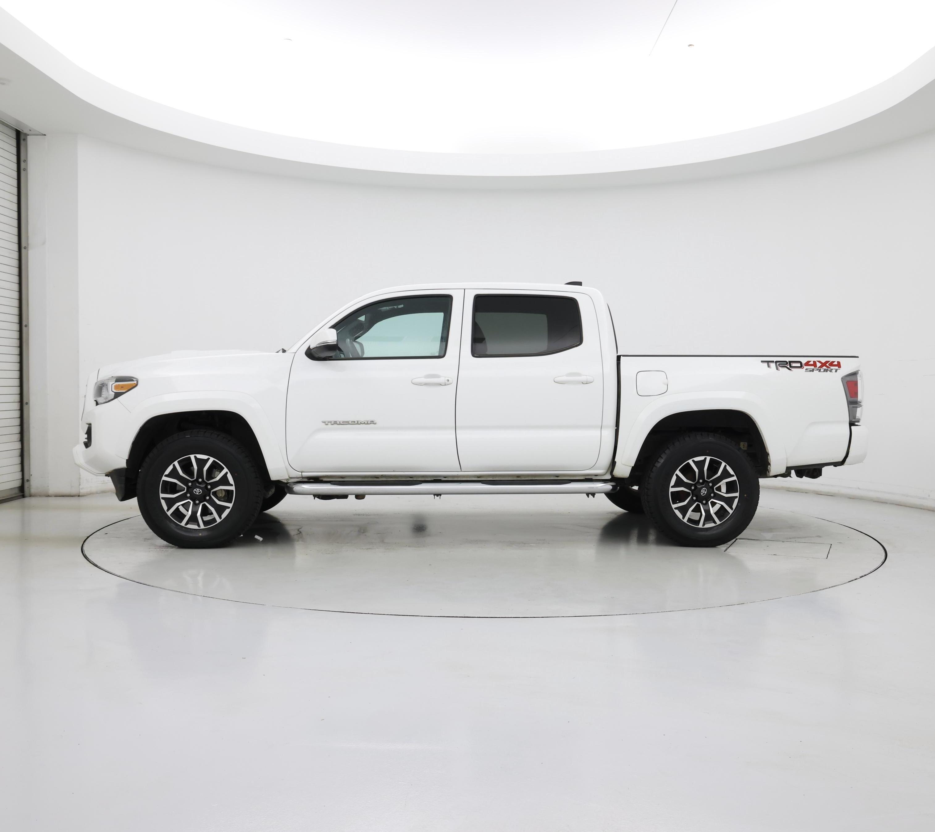 Thumbnail: 2023 Toyota Tacoma - 3