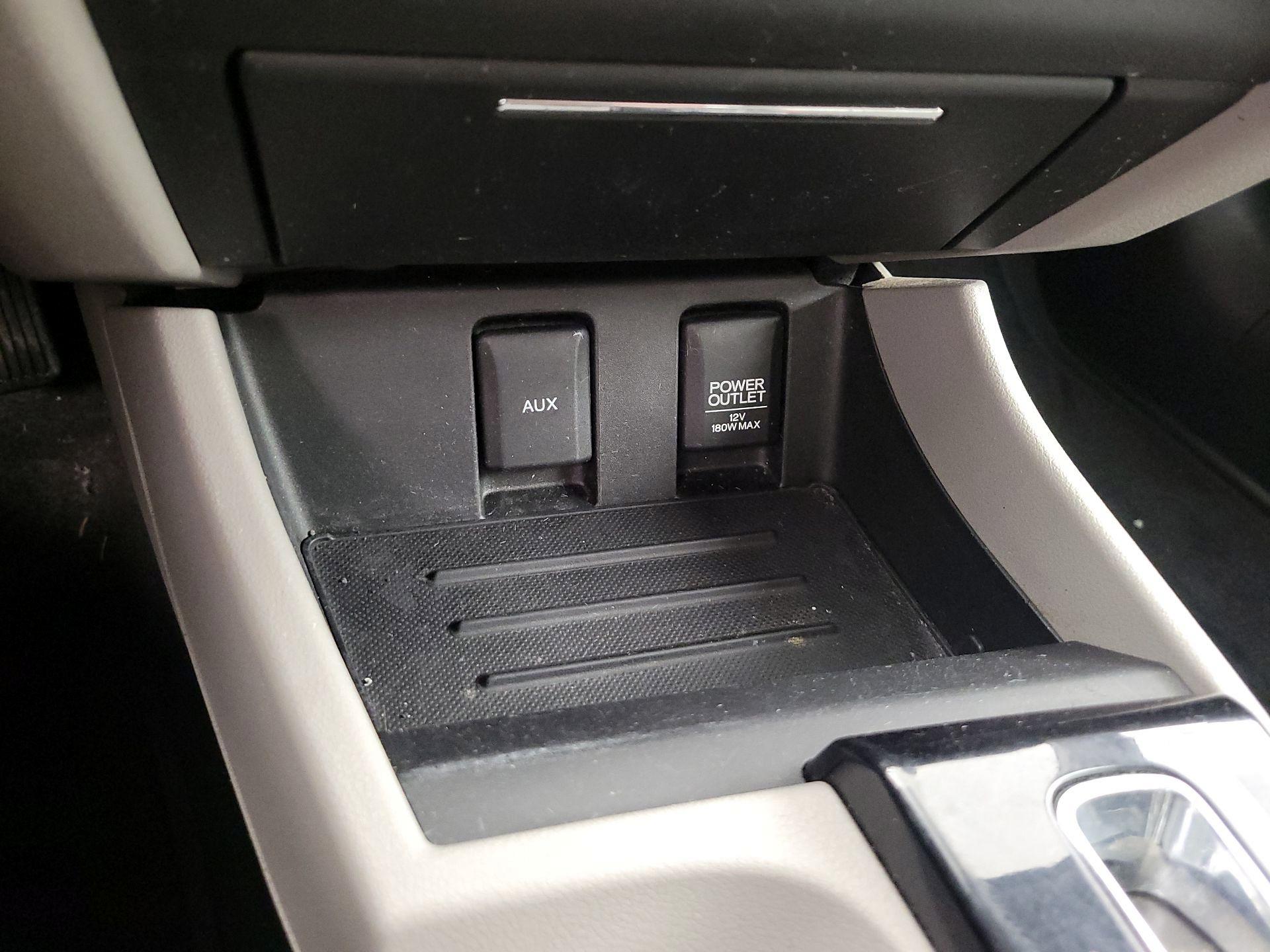 Thumbnail: 2014 Honda Civic - 18