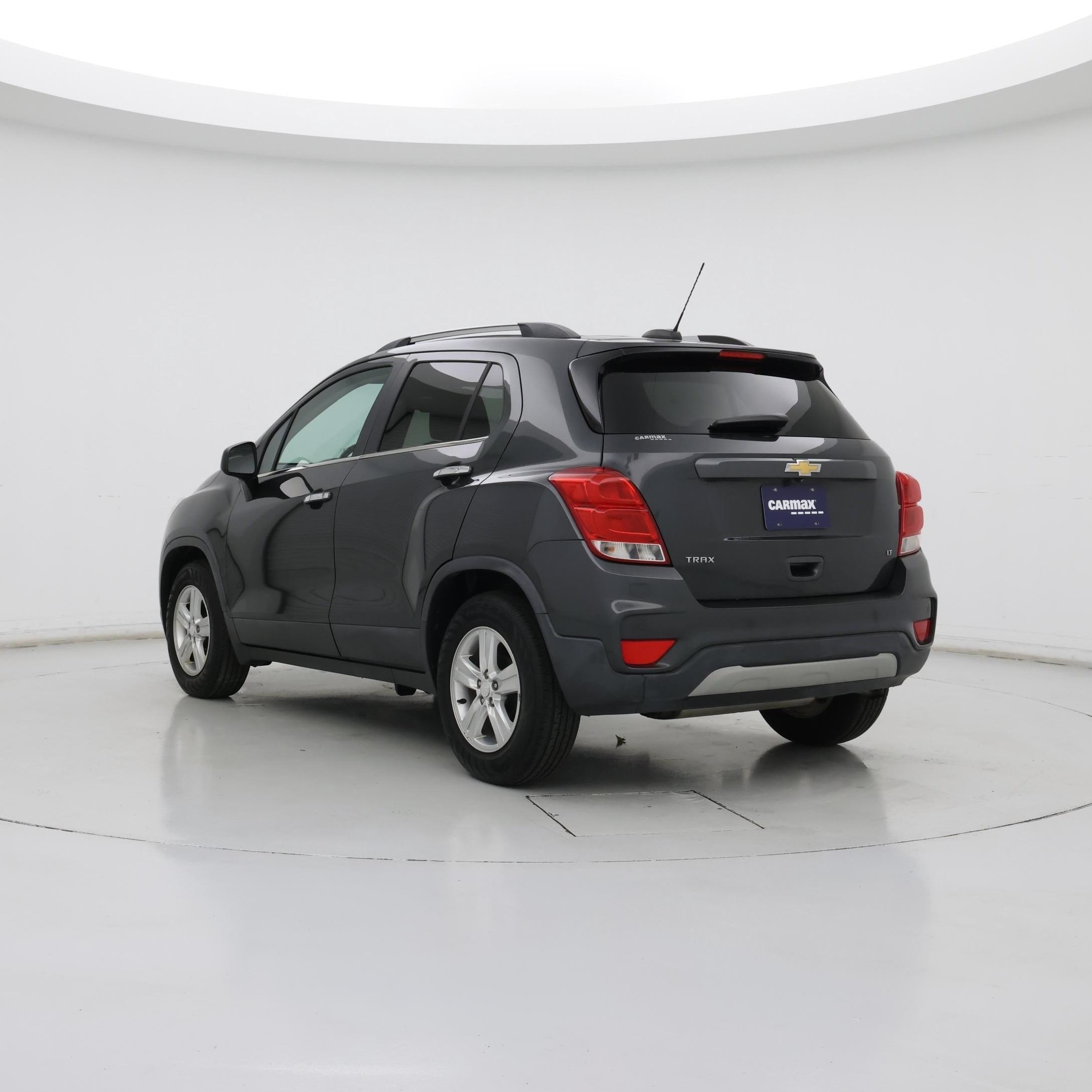 Thumbnail: 2017 Chevrolet Trax - 2