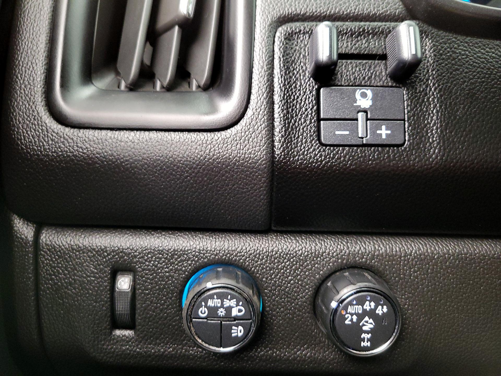 Thumbnail: 2021 Chevrolet Colorado - 13