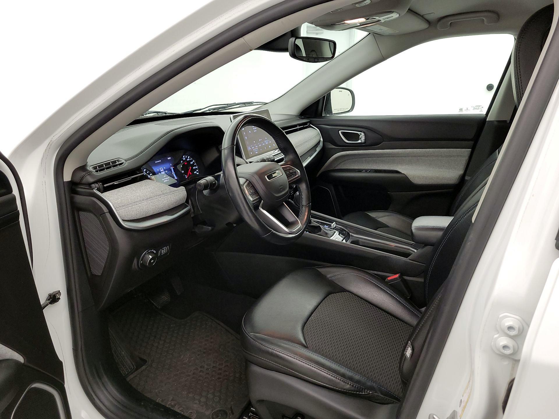 Thumbnail: 2022 Jeep Compass - 11