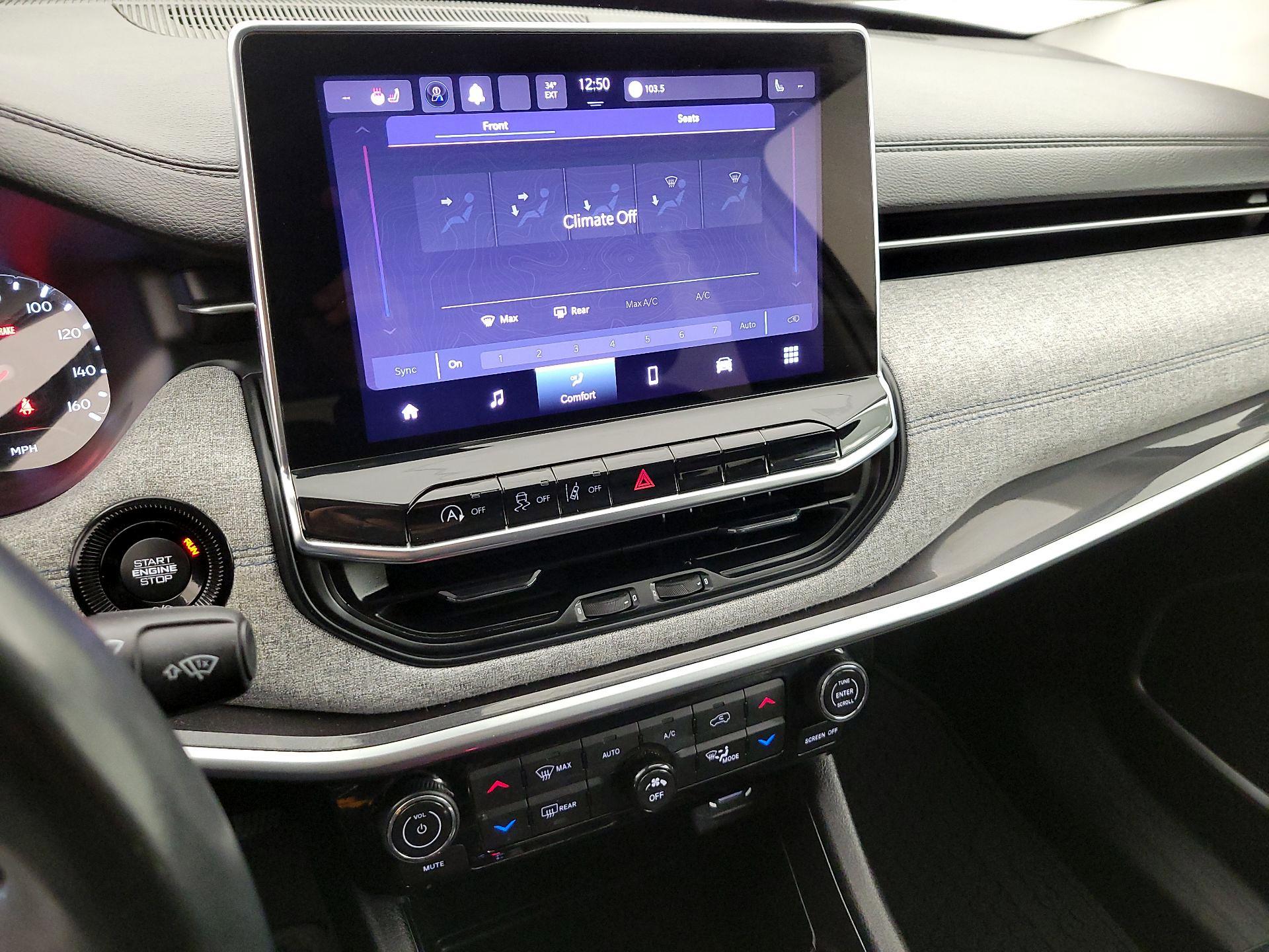 Thumbnail: 2022 Jeep Compass - 16