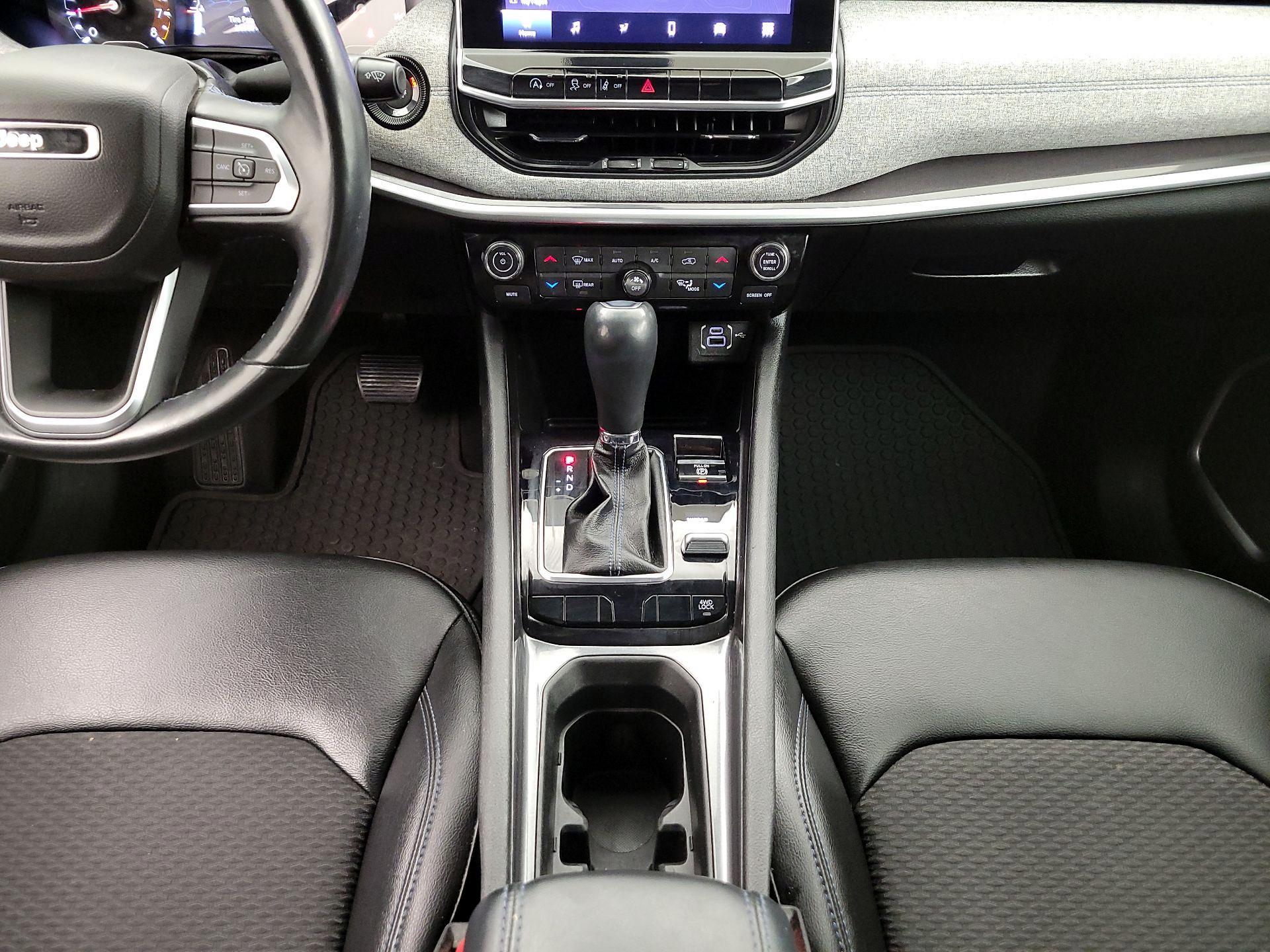 Thumbnail: 2022 Jeep Compass - 17