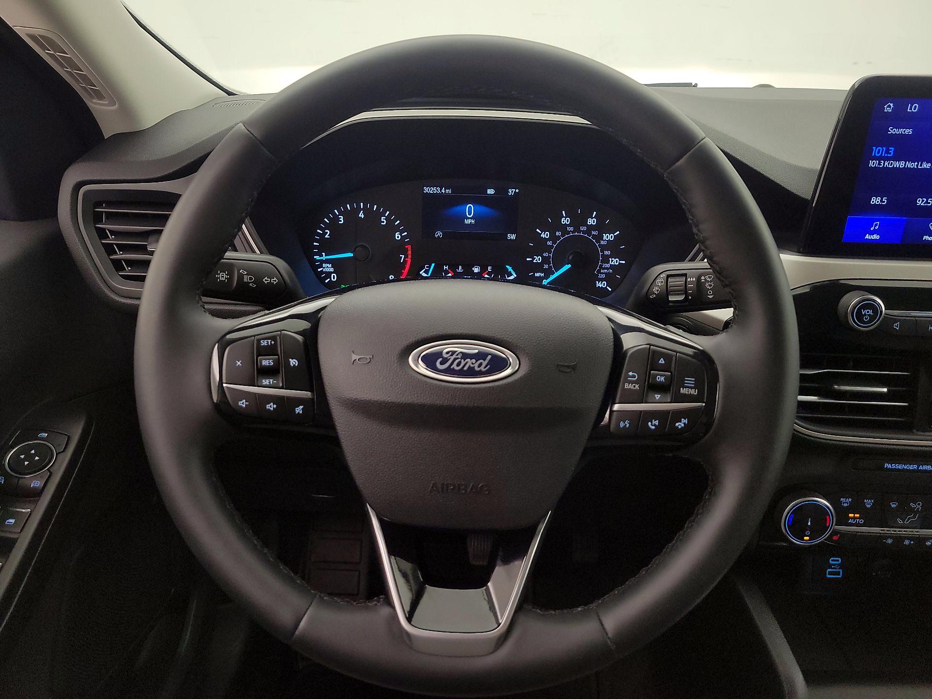 Thumbnail: 2022 Ford Escape - 10