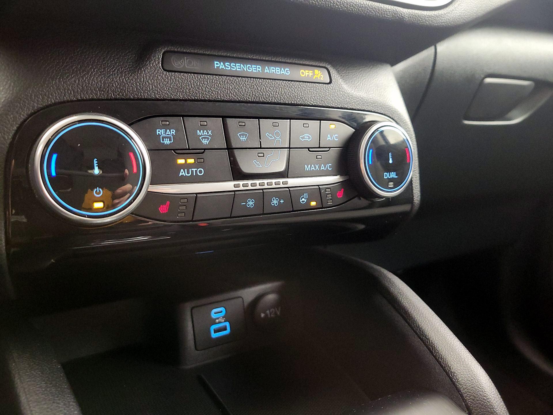 Thumbnail: 2022 Ford Escape - 16