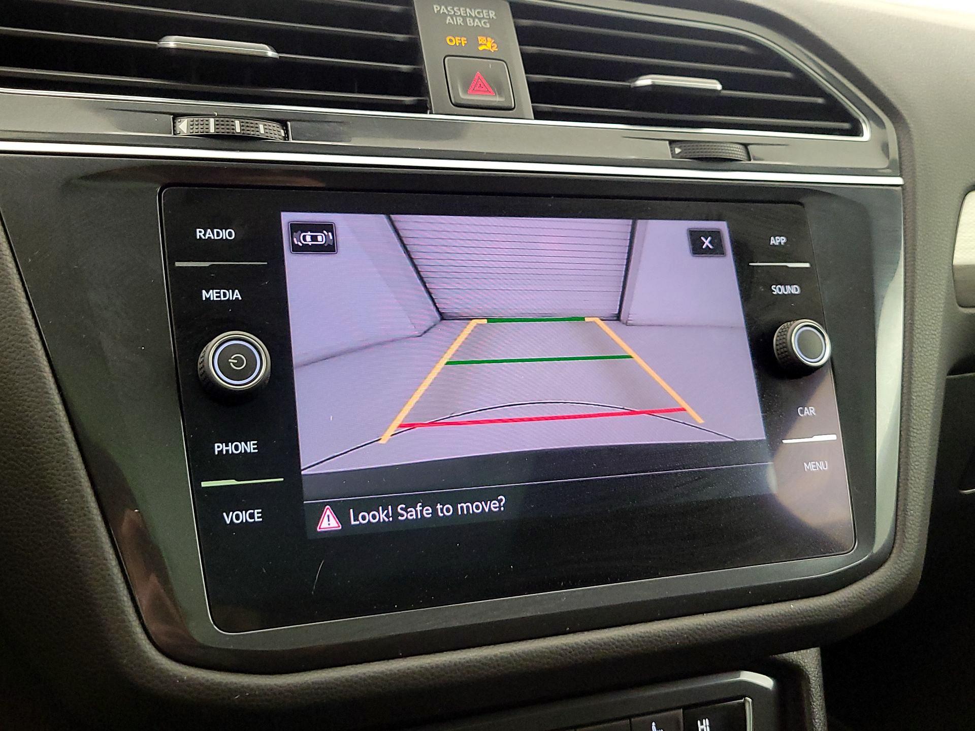 Thumbnail: 2021 Volkswagen Tiguan - 14