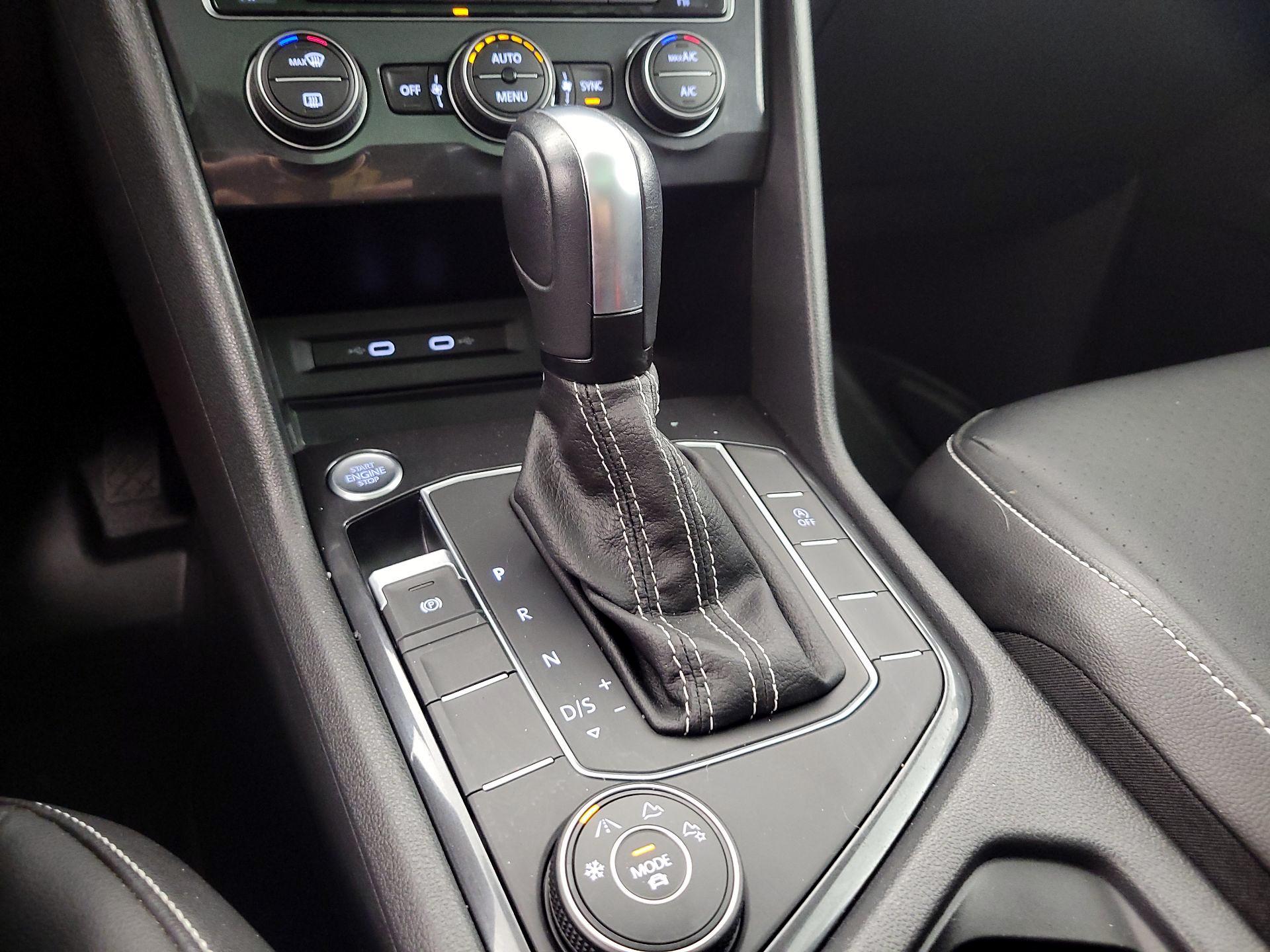 Thumbnail: 2021 Volkswagen Tiguan - 17