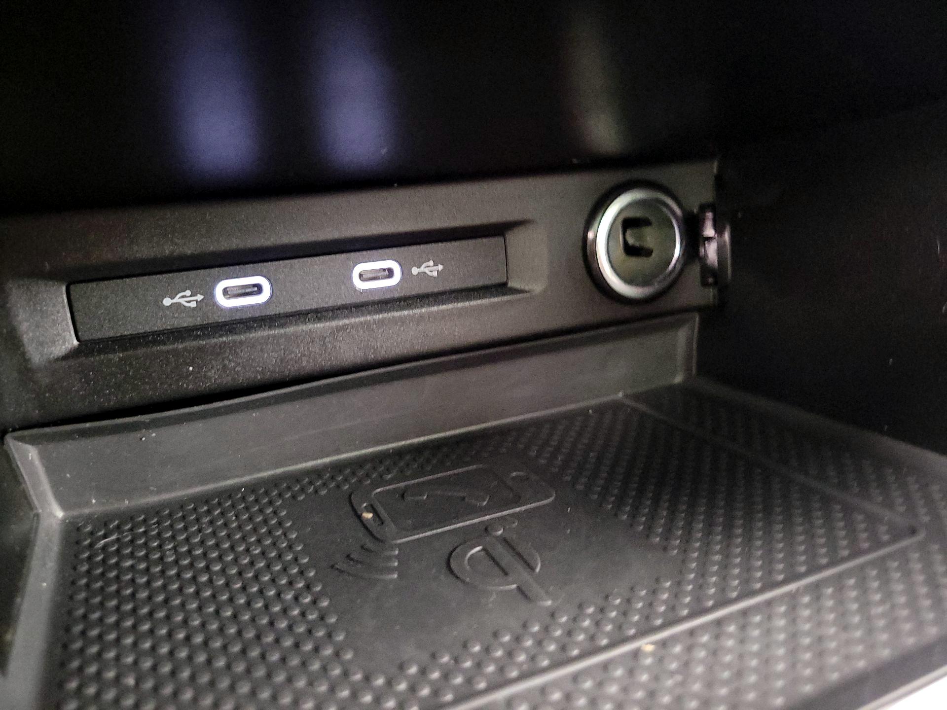 Thumbnail: 2021 Volkswagen Tiguan - 18