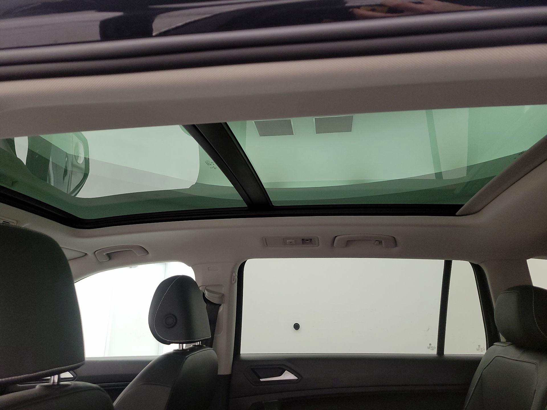 Thumbnail: 2021 Volkswagen Tiguan - 19