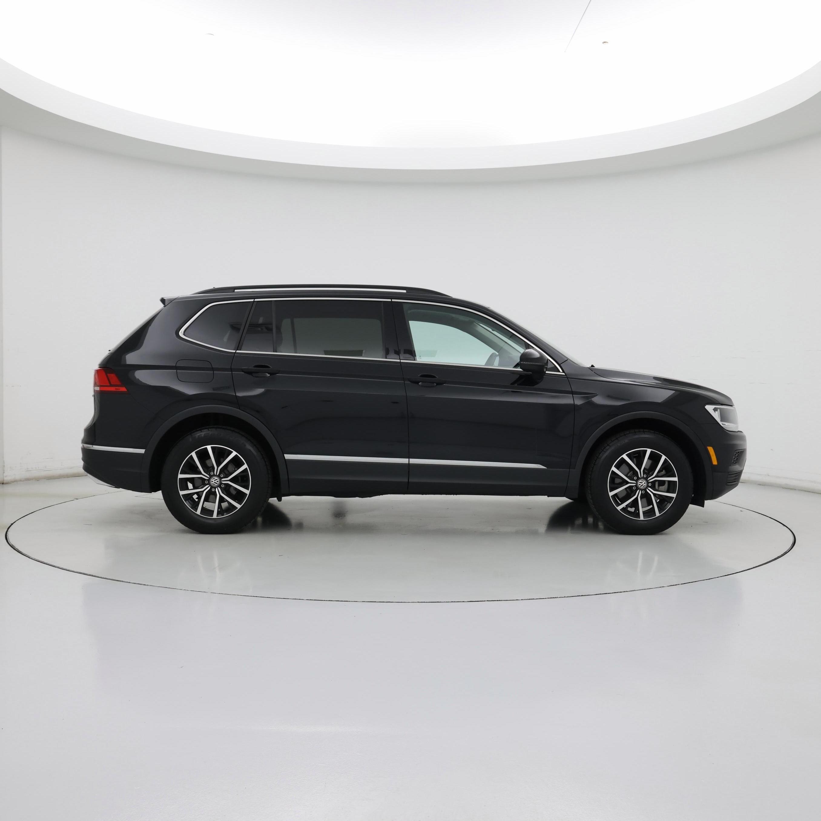 Thumbnail: 2021 Volkswagen Tiguan - 7