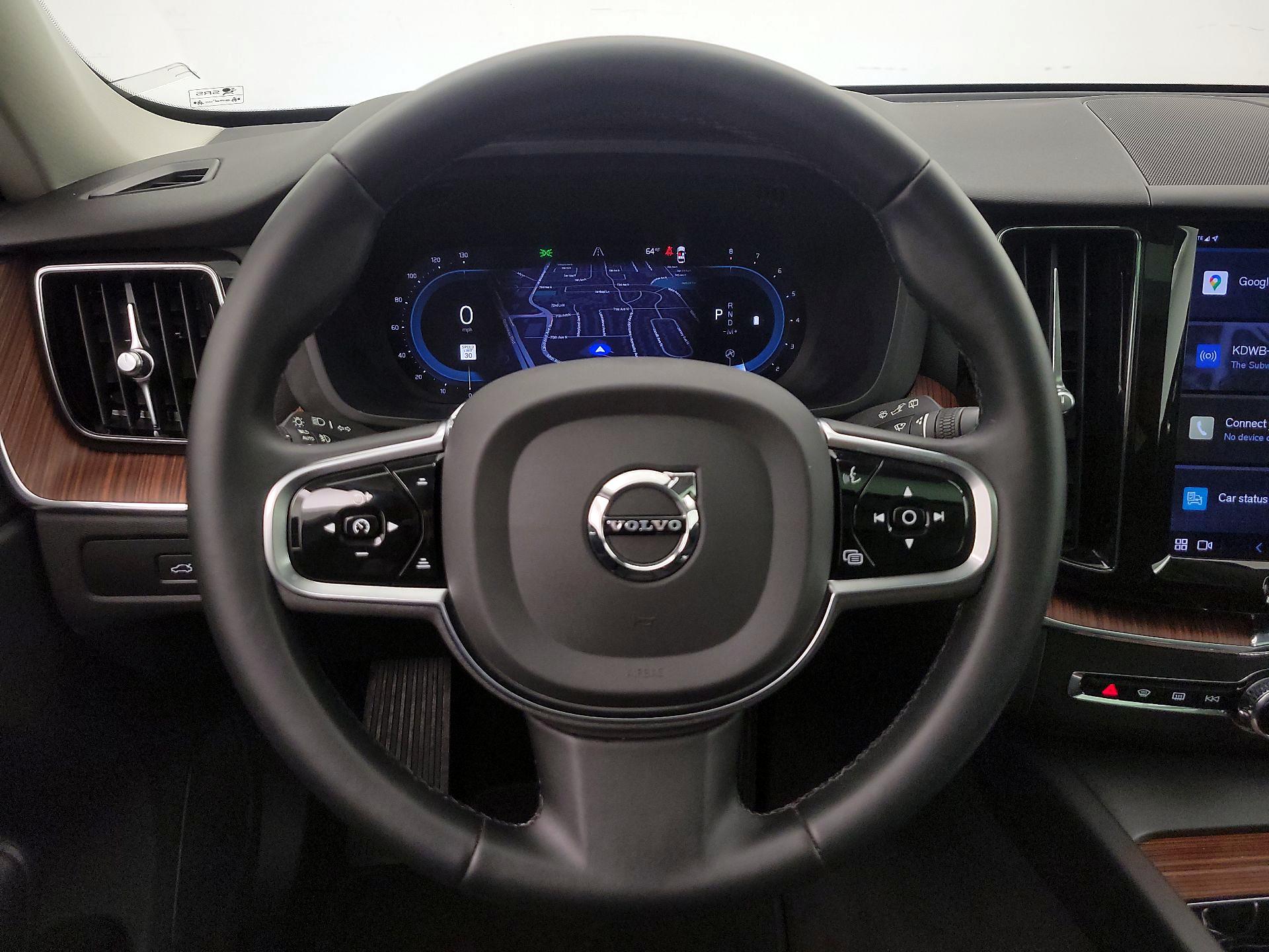 Thumbnail: 2023 Volvo XC60 - 10