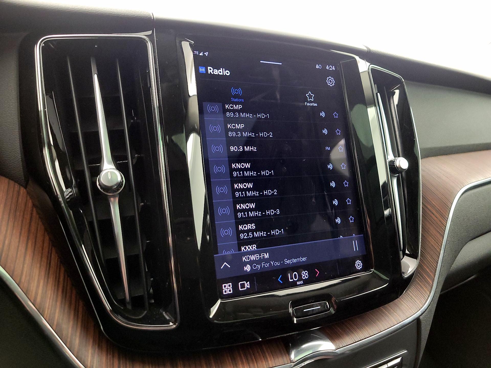 Thumbnail: 2023 Volvo XC60 - 16