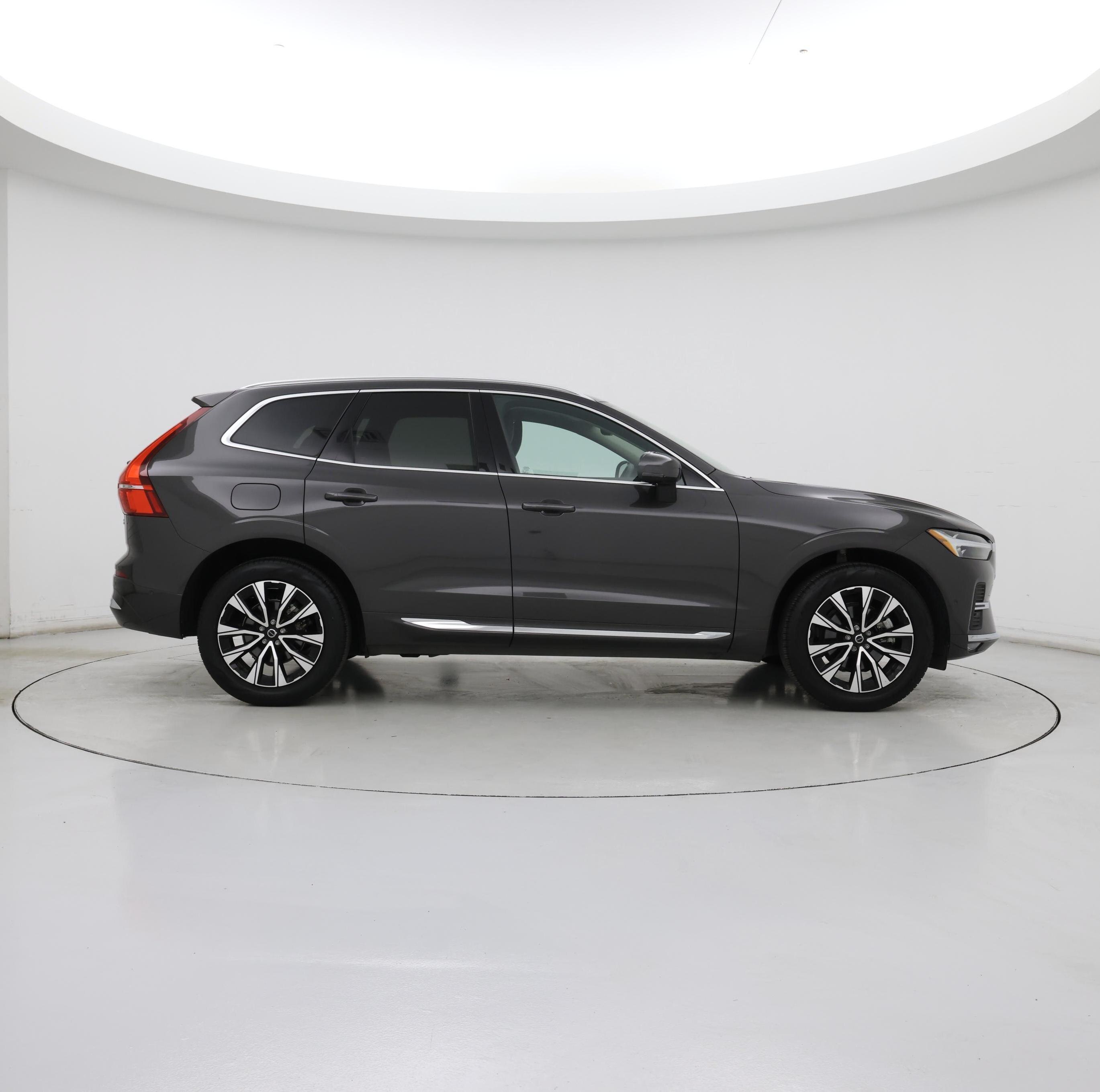 Thumbnail: 2023 Volvo XC60 - 7