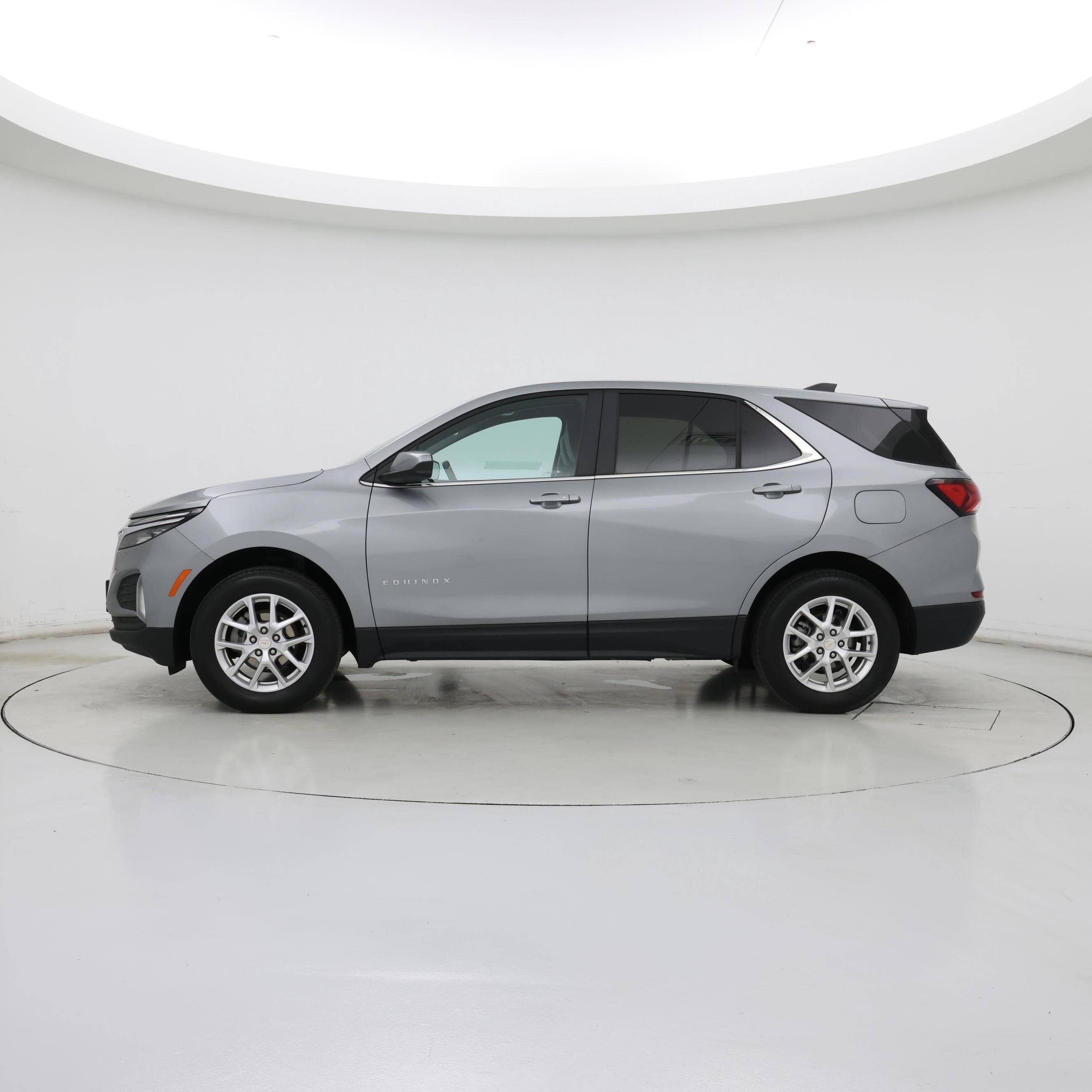 Thumbnail: 2023 Chevrolet Equinox - 3