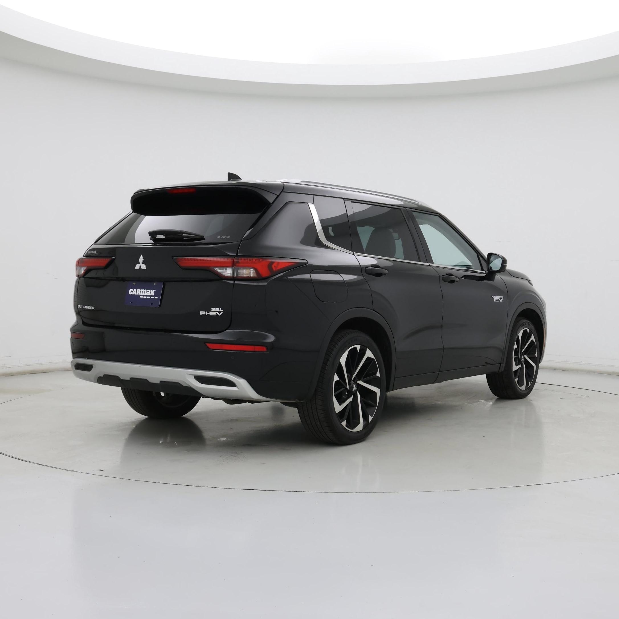 Thumbnail: 2023 Mitsubishi Outlander - 8