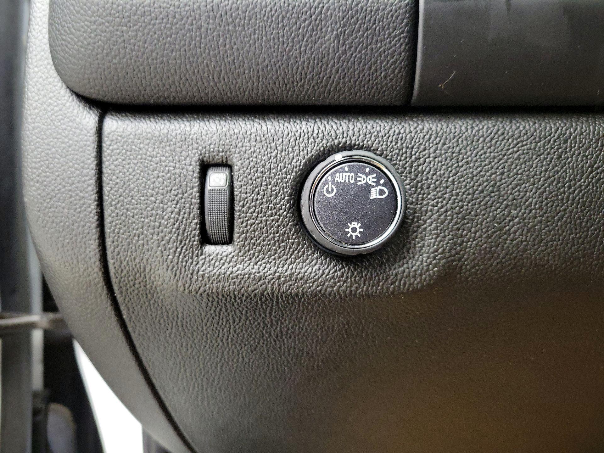 Thumbnail: 2021 Chevrolet Colorado - 13