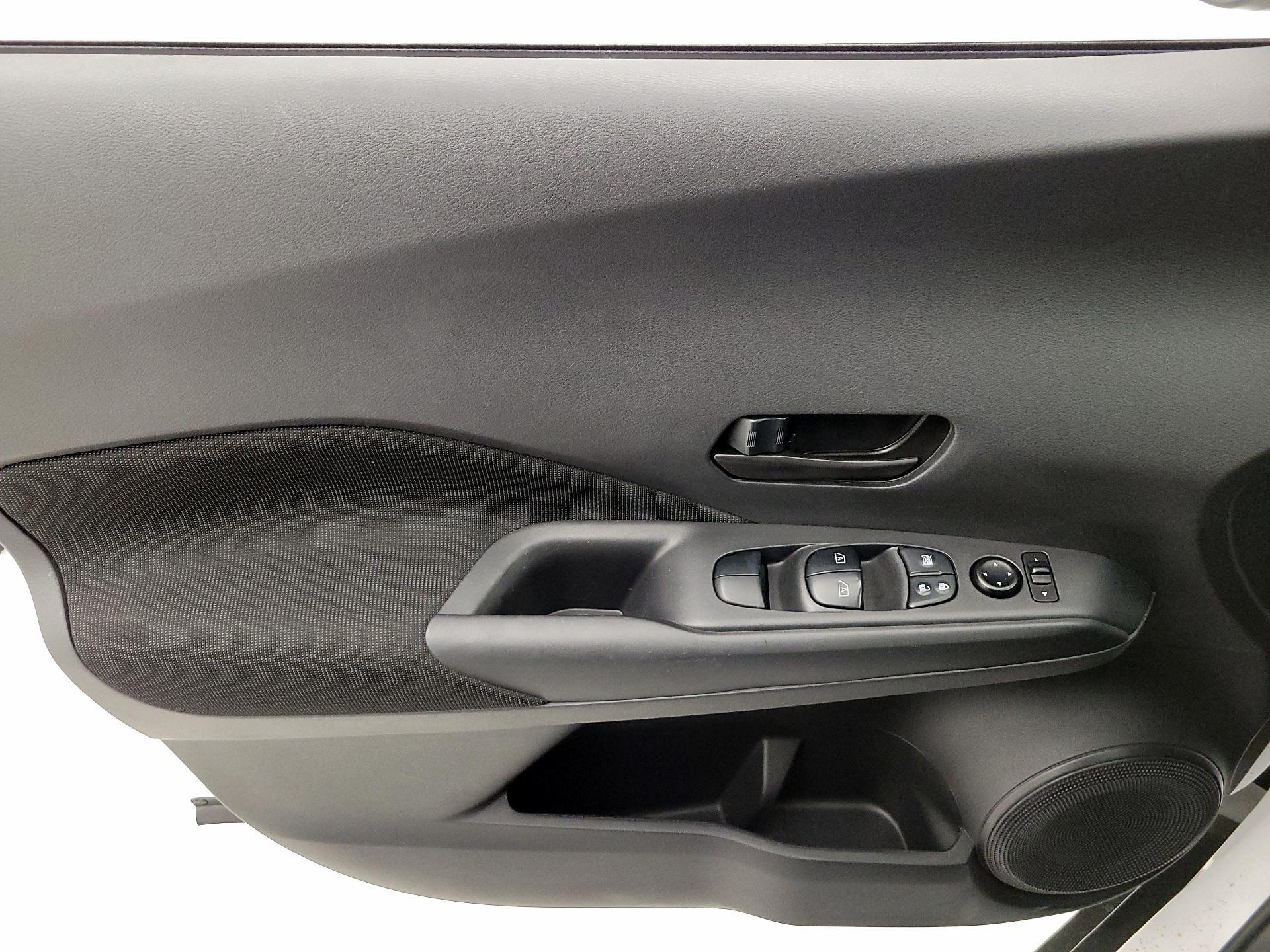 Thumbnail: 2022 Nissan Kicks - 12