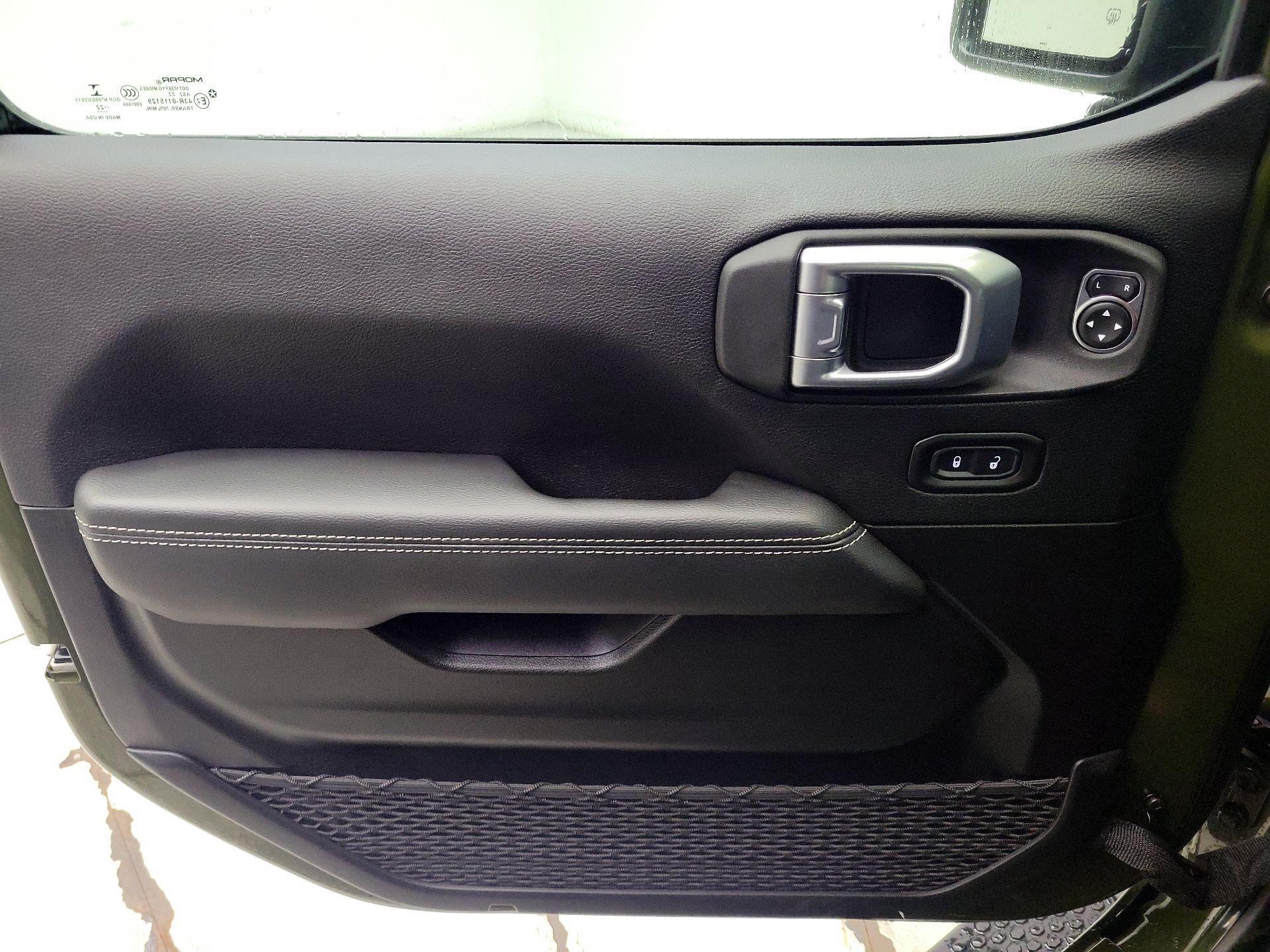 Thumbnail: 2022 Jeep Wrangler - 12