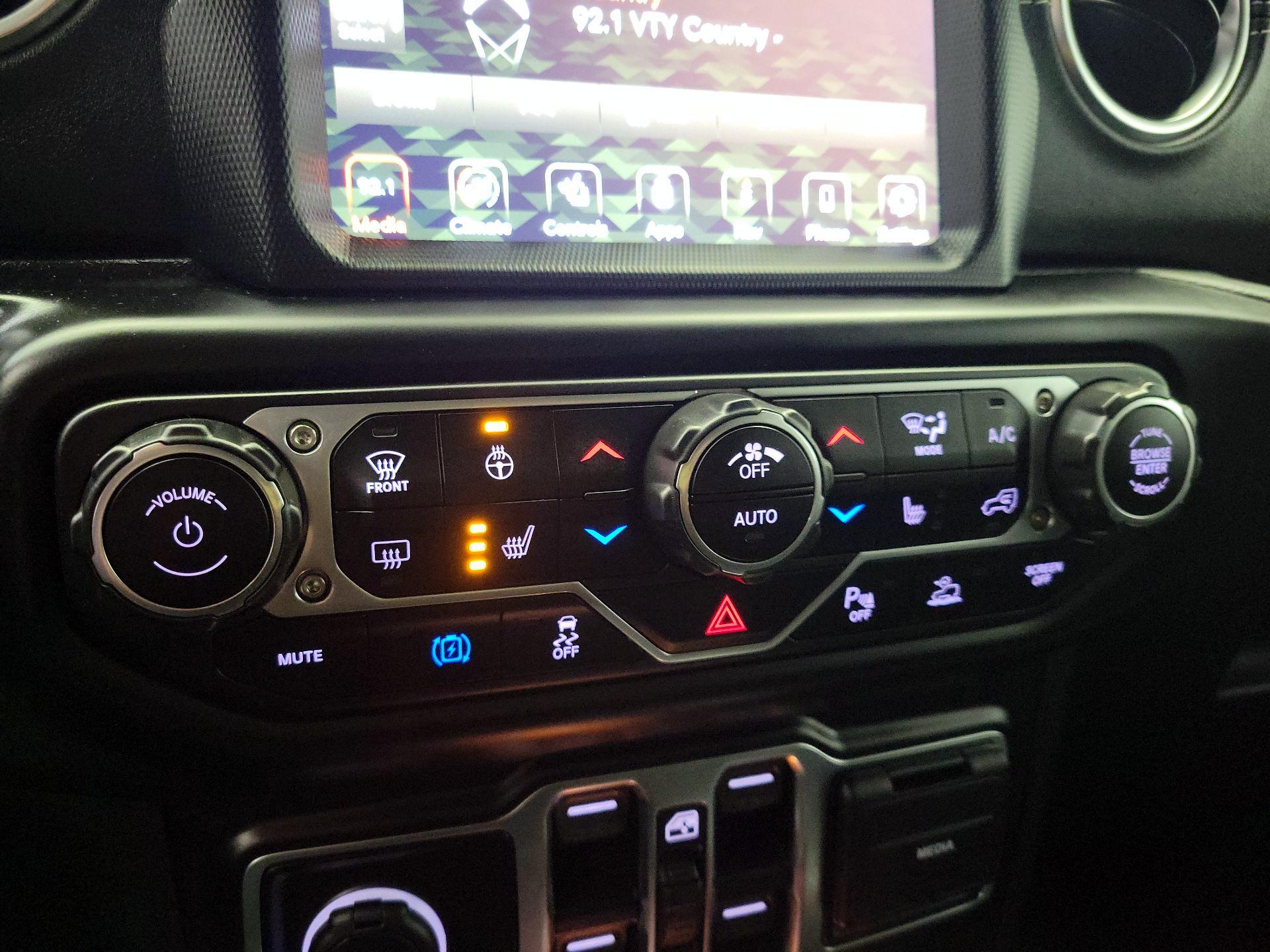 Thumbnail: 2022 Jeep Wrangler - 17