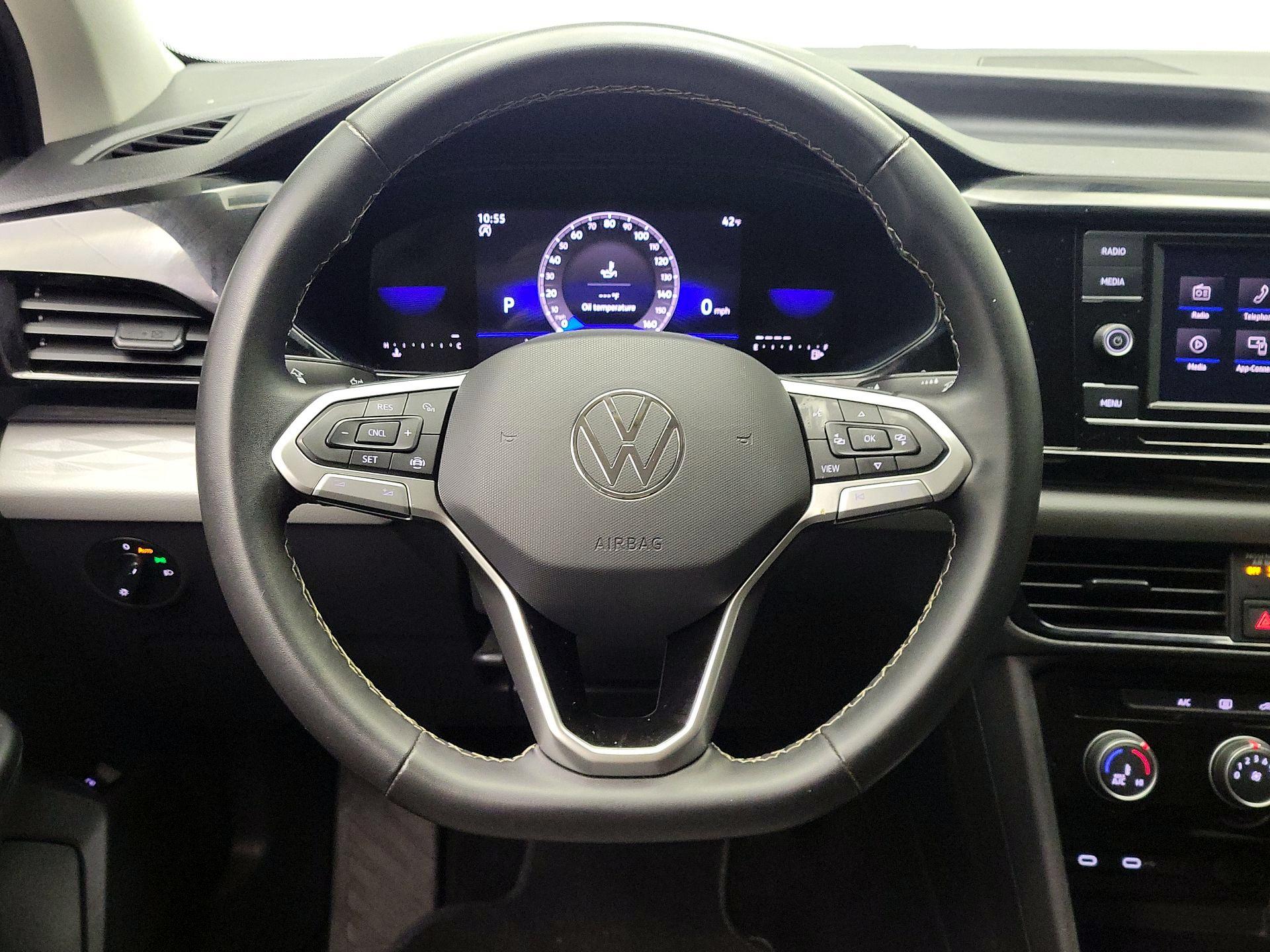 Thumbnail: 2023 Volkswagen Taos - 10