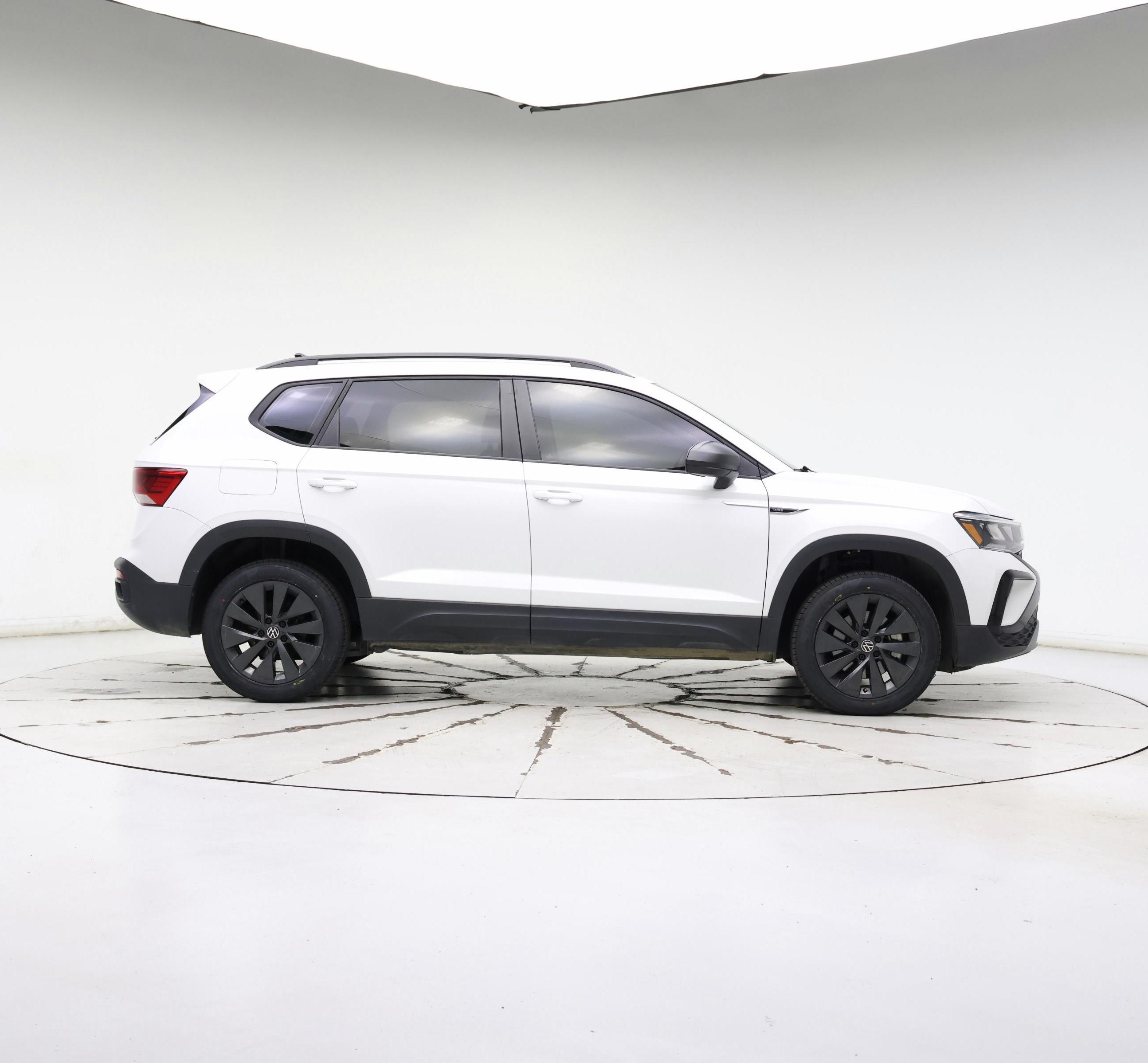 Thumbnail: 2023 Volkswagen Taos - 7