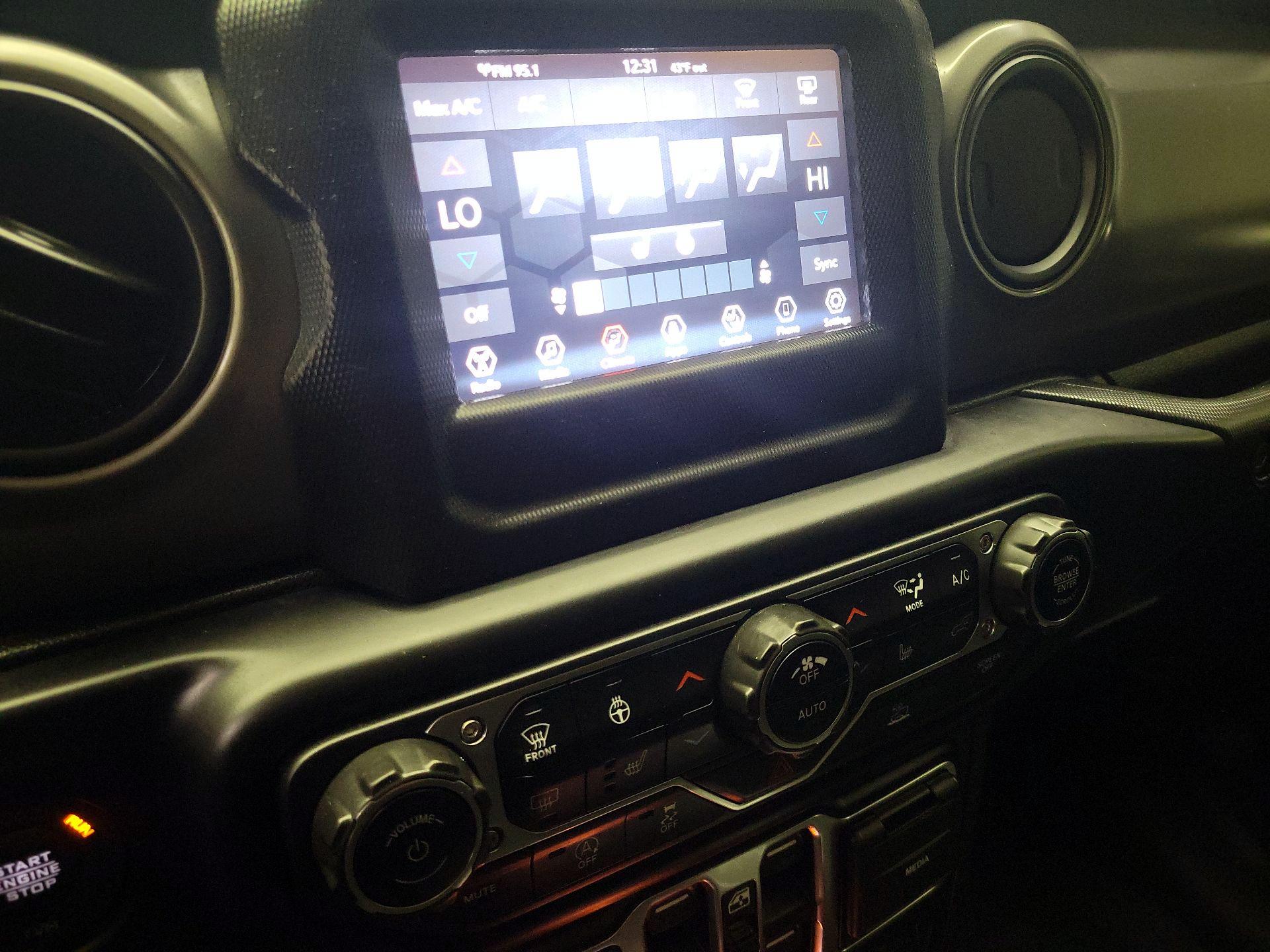 Thumbnail: 2022 Jeep Wrangler - 16