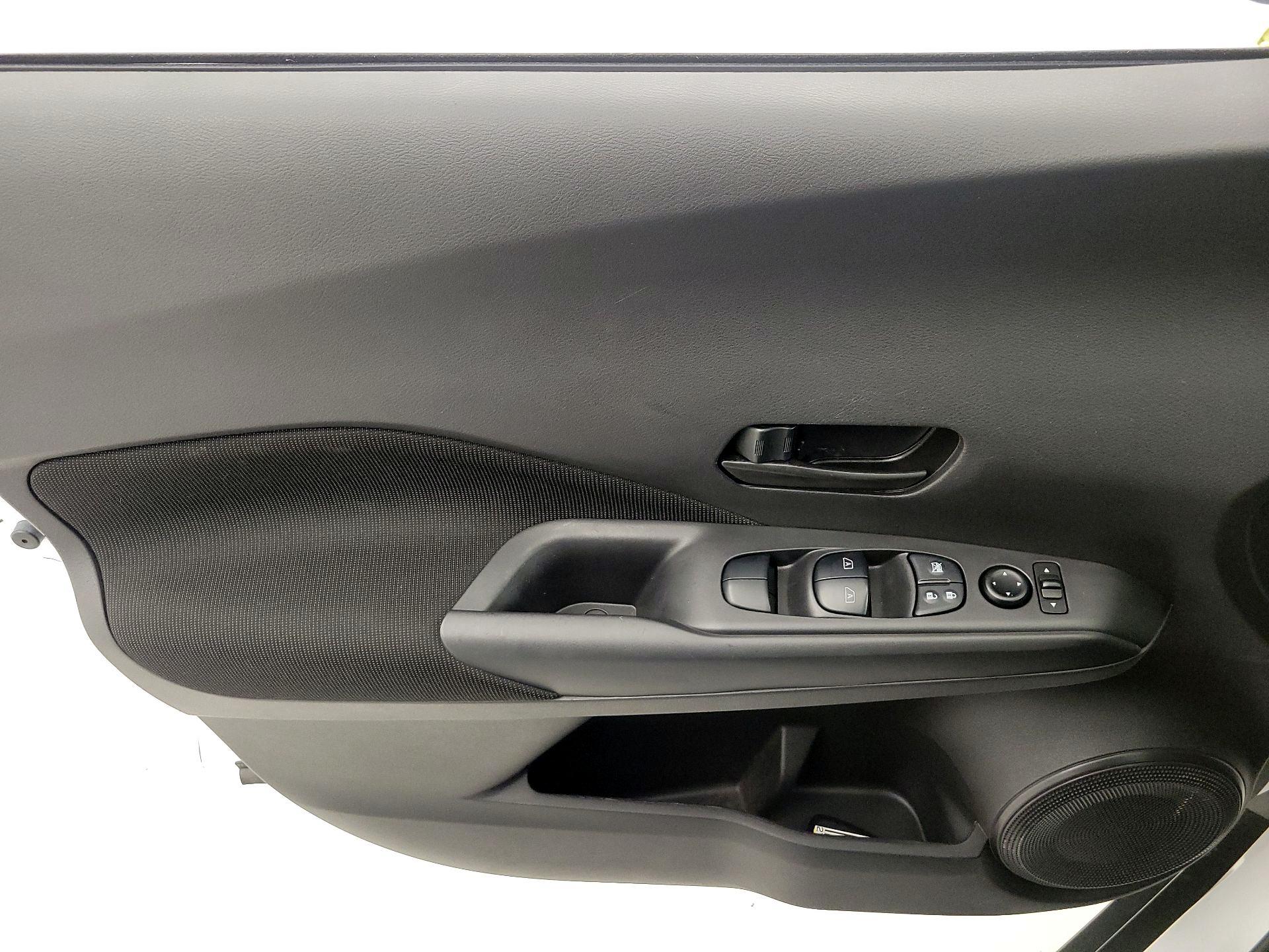 Thumbnail: 2023 Nissan Kicks - 12