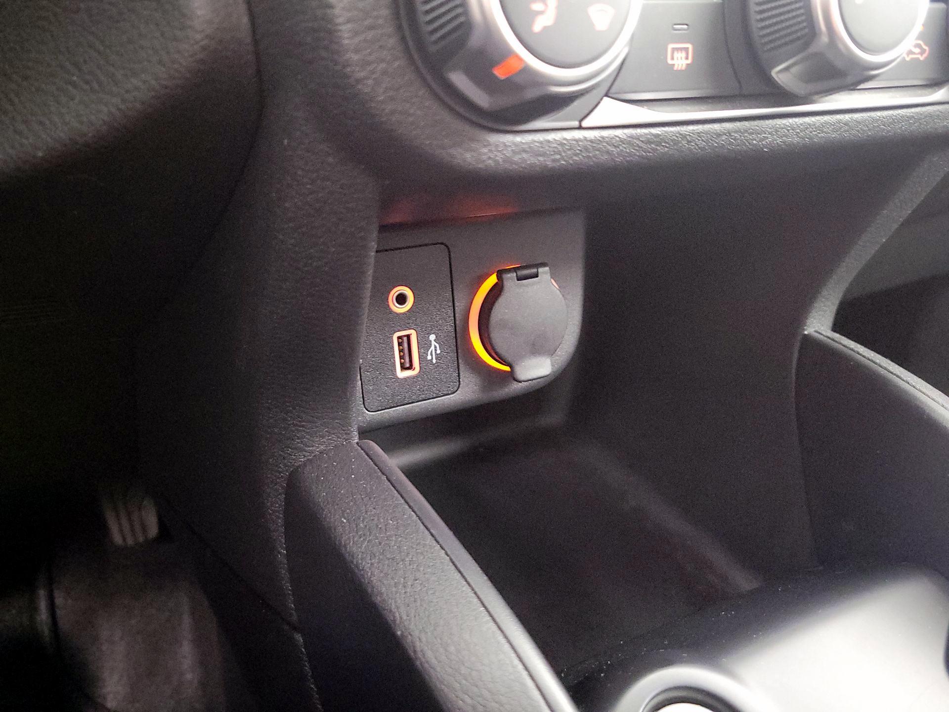 Thumbnail: 2023 Nissan Kicks - 18