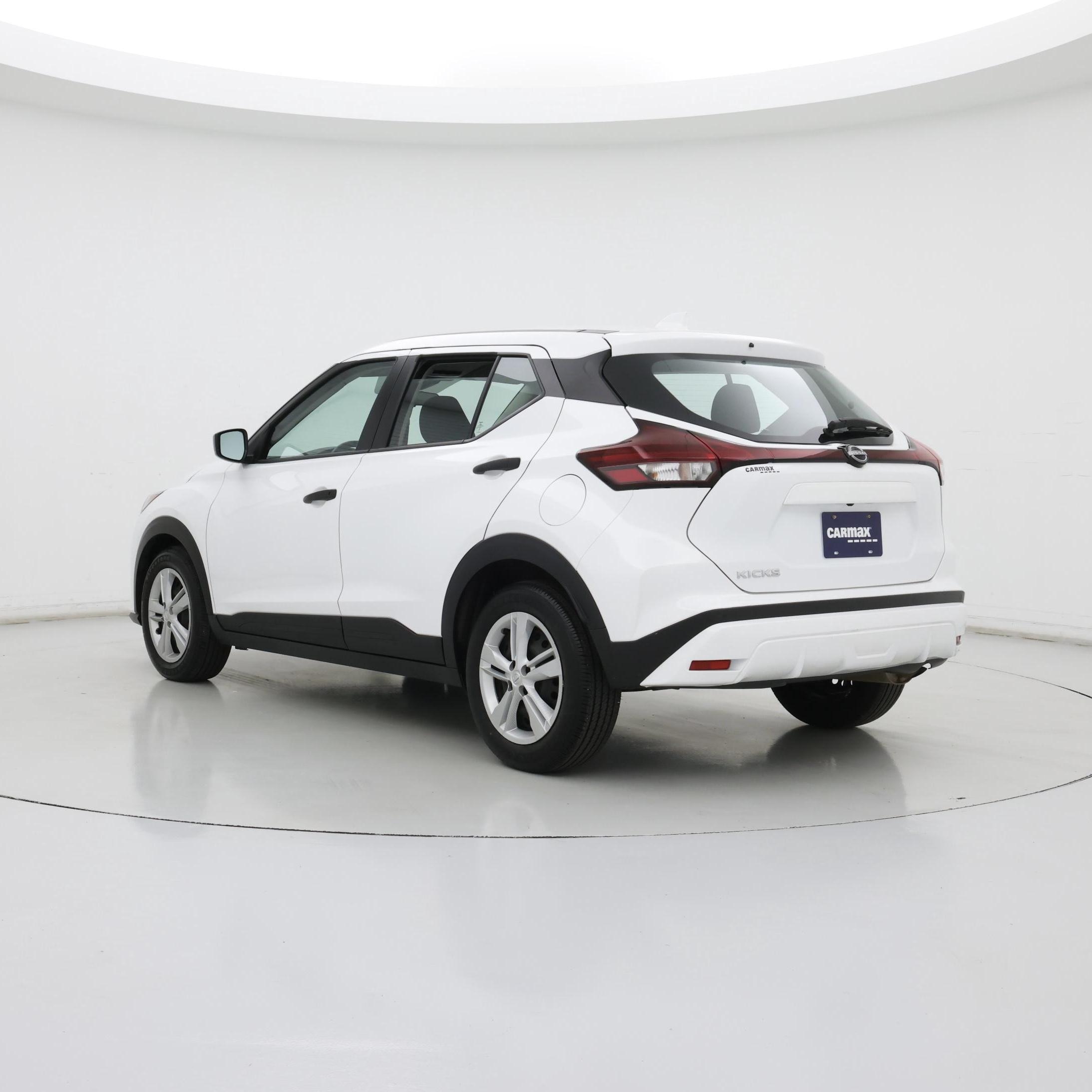 Thumbnail: 2023 Nissan Kicks - 2